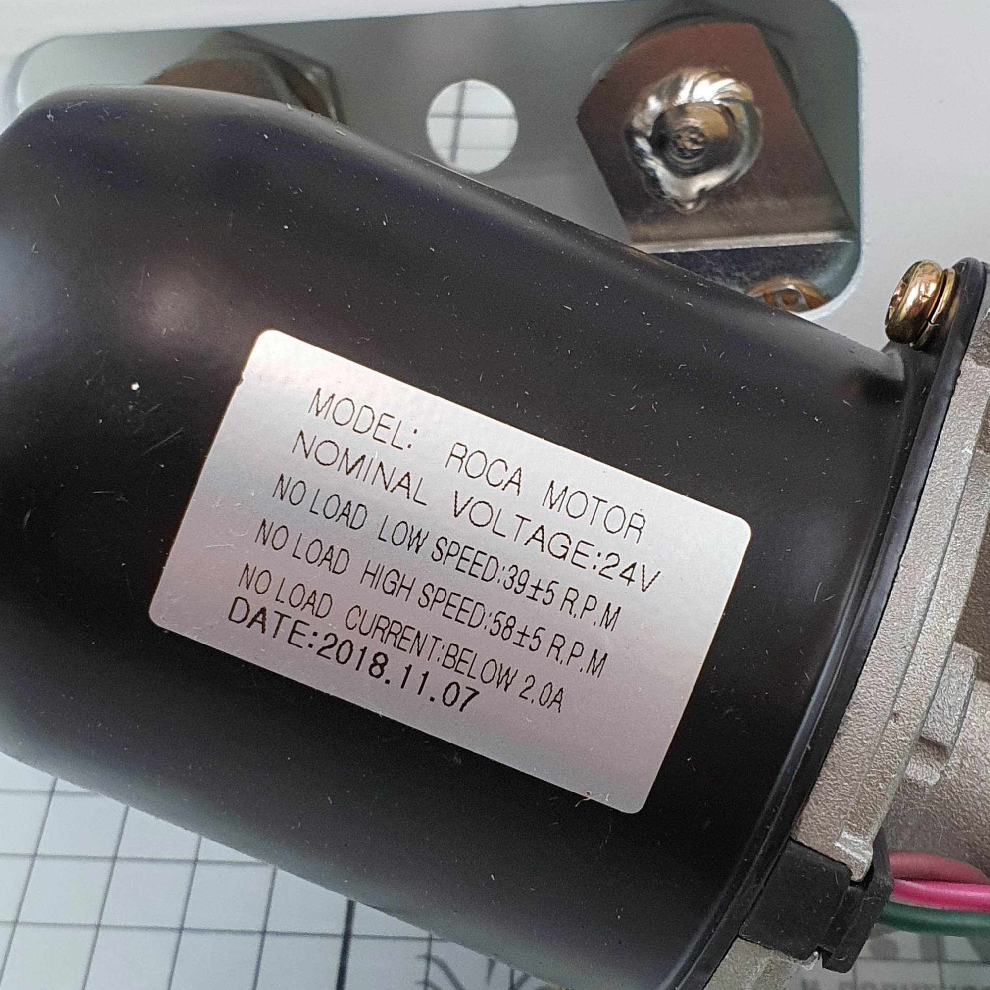Купить Двухскоростной привод стеклоочистителя Roca W38 531022 24В 45-110° с двумя валами 7ft.ru в интернет магазине Семь Футов