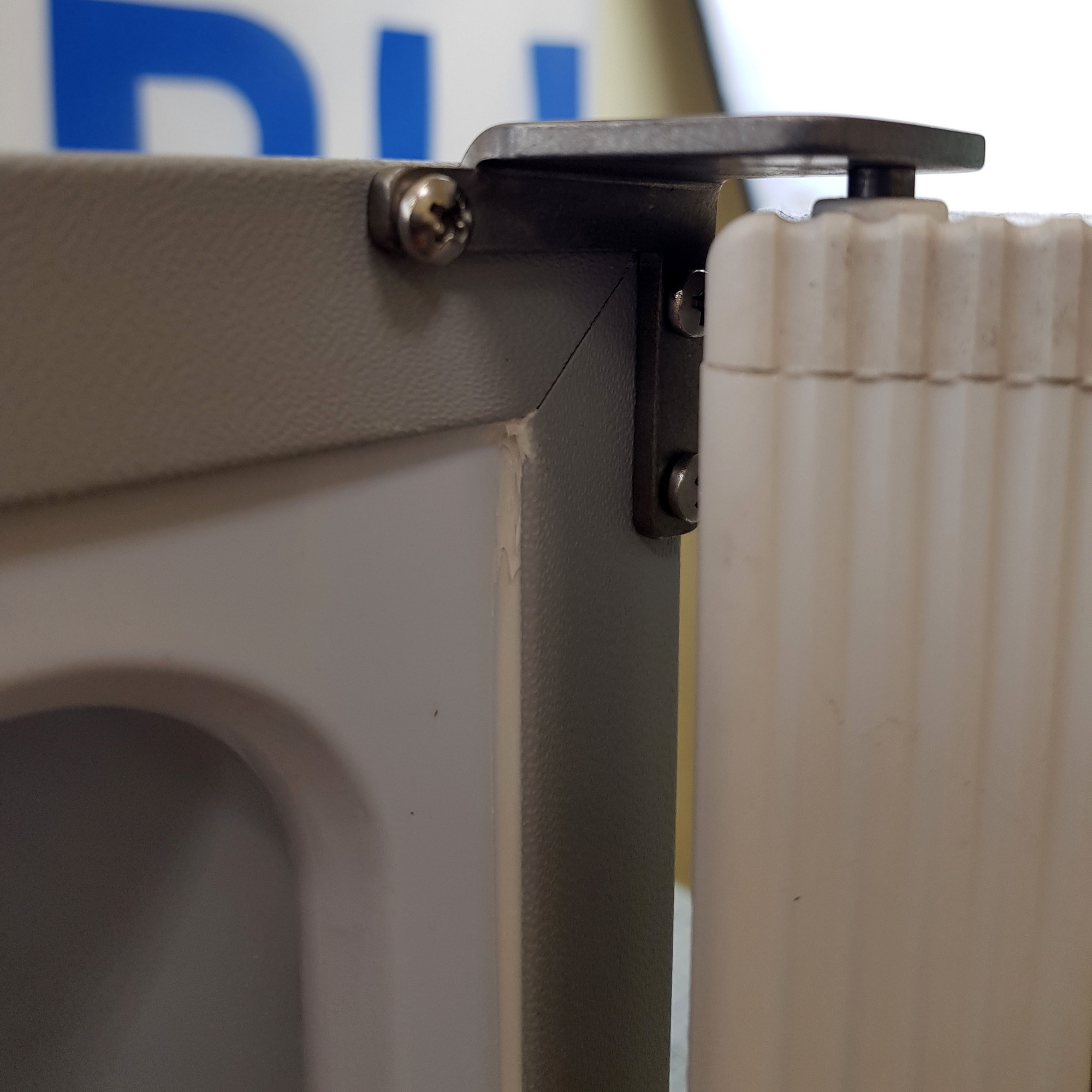Купить Холодильник однодверный Isotherm Cruise CR40 Cubic 1040BB7AC0000 12/24В 115/230В 186Вт 40л 420x430x630мм компрессорный белая дверь с фронтальным открыванием и наружным креплением 7ft.ru в интернет магазине Семь Футов