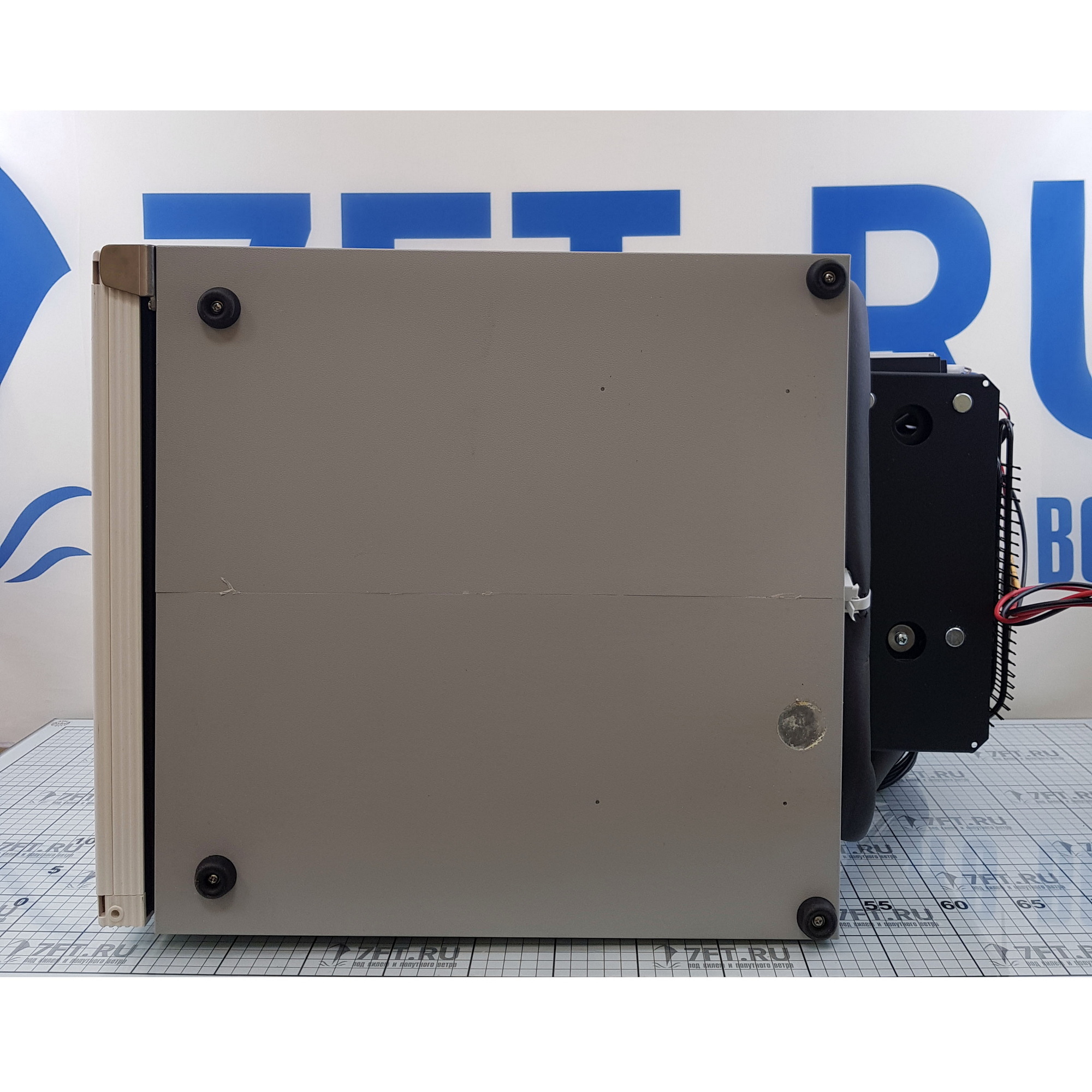 Купить Холодильник однодверный Isotherm Cruise CR40 Cubic 1040BB7AC0000 12/24В 115/230В 186Вт 40л 420x430x630мм компрессорный белая дверь с фронтальным открыванием и наружным креплением 7ft.ru в интернет магазине Семь Футов