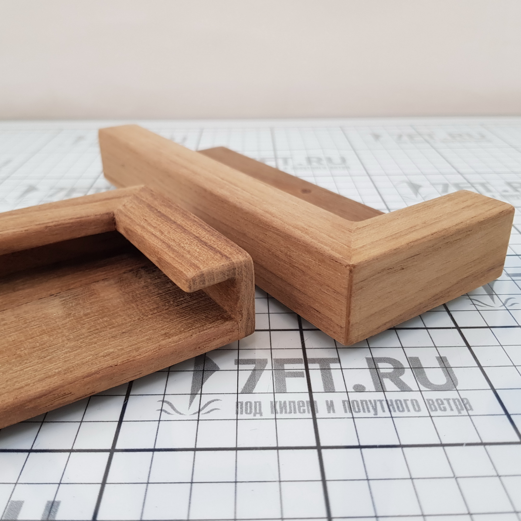 Купить Держатель для планшета/ноутбука ARC Marine 5856 универсальный из тикового дерева без пропитки 7ft.ru в интернет магазине Семь Футов