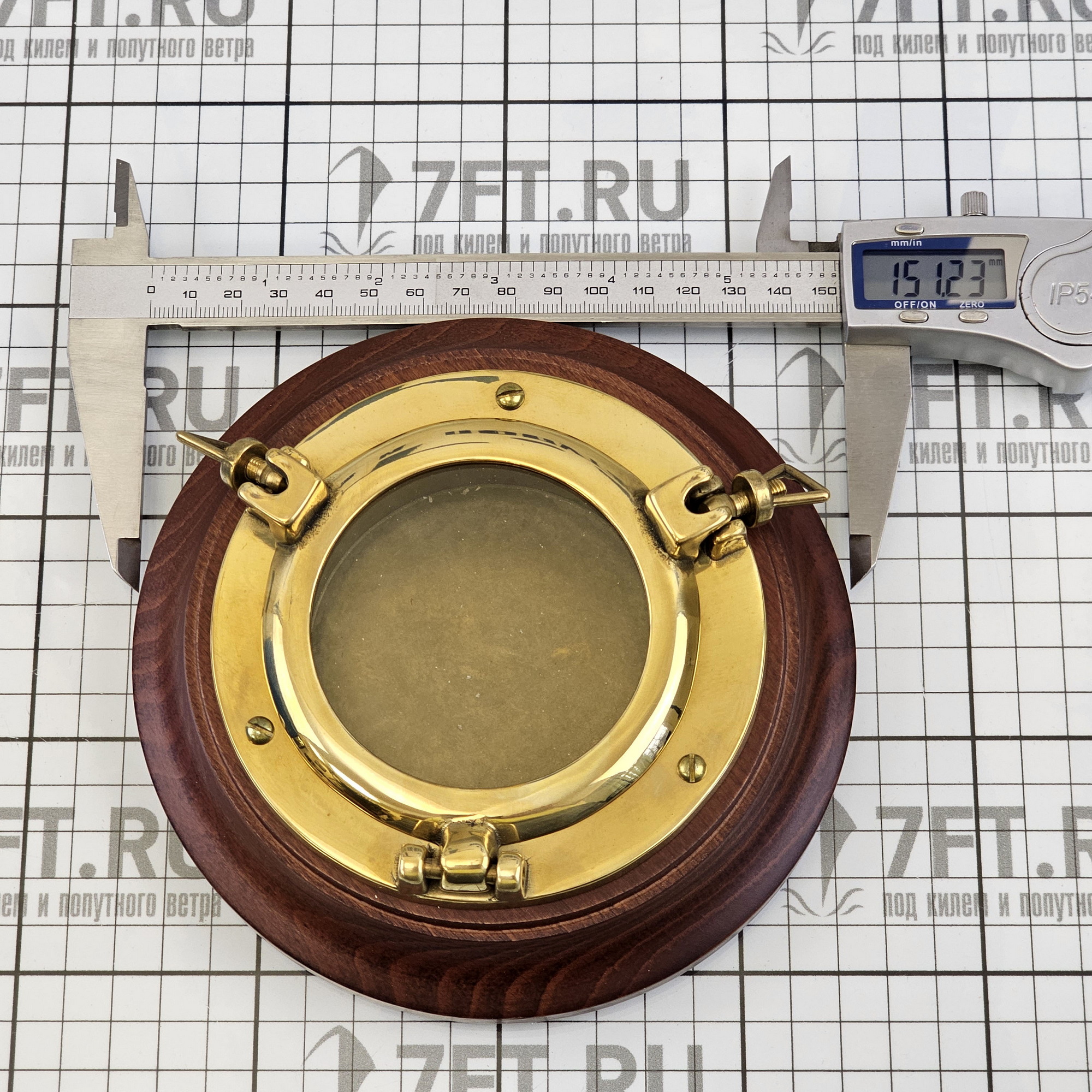 Купить Пепельница Foresti&Suardi 2101.L «Иллюминатор» Ø155x30мм из полированной латуни и дерева 7ft.ru в интернет магазине Семь Футов