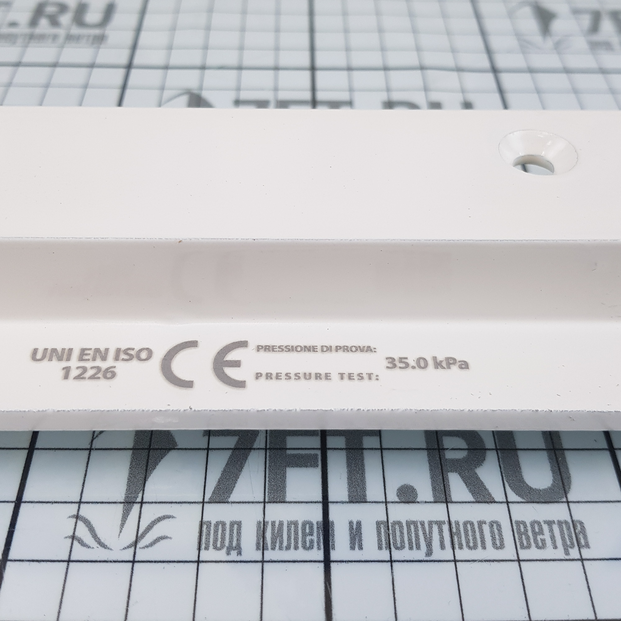 Купить Люк инспекционный Ceredi 2500B 510x460мм алюминиевая откидная дверца водонепроницаемый белый RAL 9010 7ft.ru в интернет магазине Семь Футов