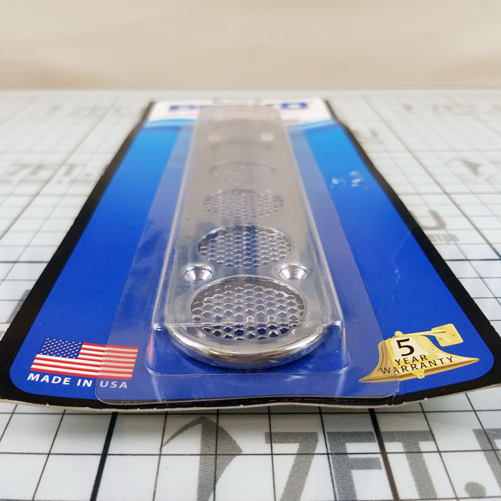 Купить Вентиляционная решетка овальная из хромированной латуни 184 х 38 мм Perko 0707DPOCHR для вентиляции трюмного отсека 7ft.ru в интернет магазине Семь Футов