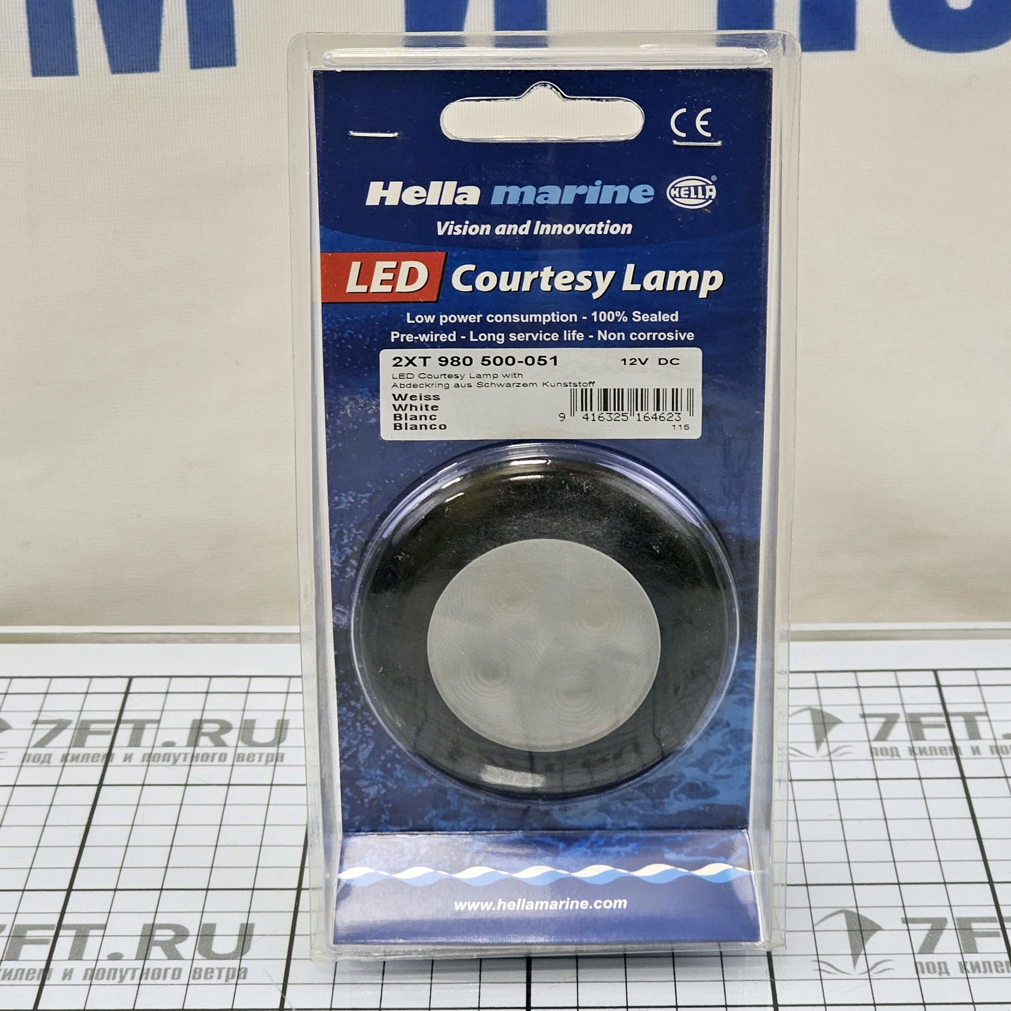 Купить Светильник врезной водонепроницаемый LED Hella Marine Slim Line 2XT 980 500-051 12В 0,5Вт круглый чёрный пластиковый корпус холодный белый свет 7ft.ru в интернет магазине Семь Футов