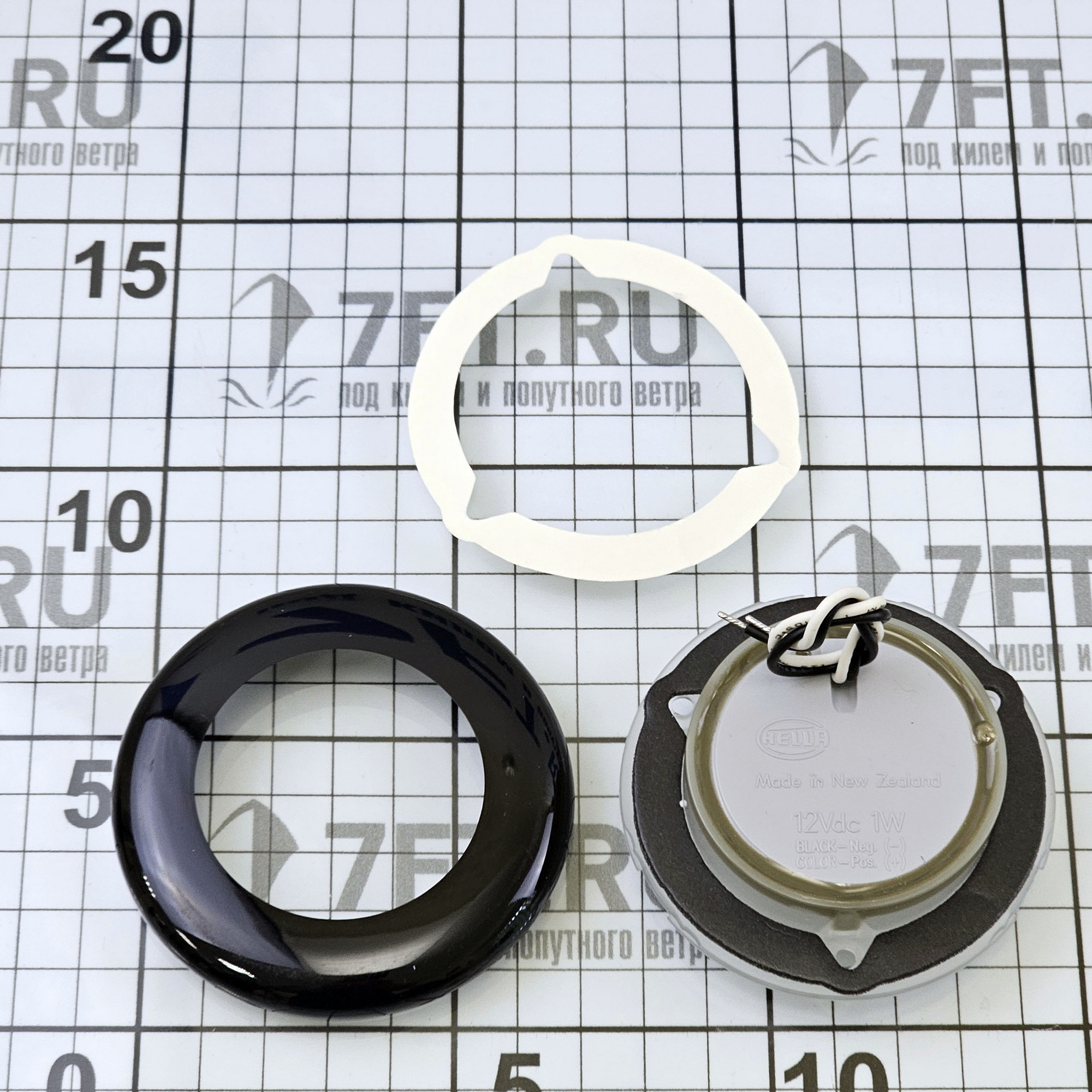 Купить Светильник врезной водонепроницаемый LED Hella Marine Slim Line 2XT 980 500-051 12В 0,5Вт круглый чёрный пластиковый корпус холодный белый свет 7ft.ru в интернет магазине Семь Футов