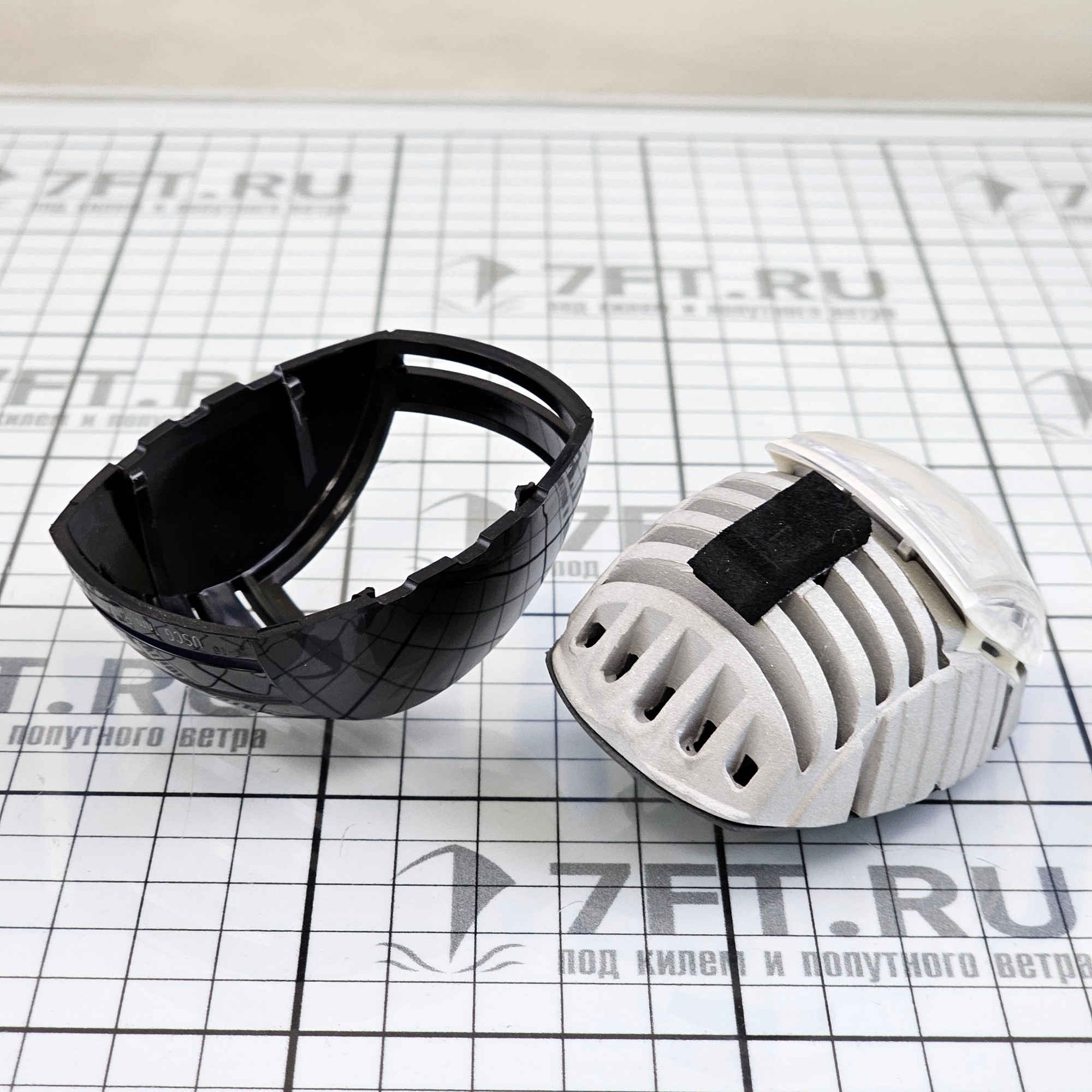 Купить Бортовой огонь Hella Marine NaviLED 2LT 998 600-001 12 В чёрный пластиковый корпус зелёный свет 7ft.ru в интернет магазине Семь Футов