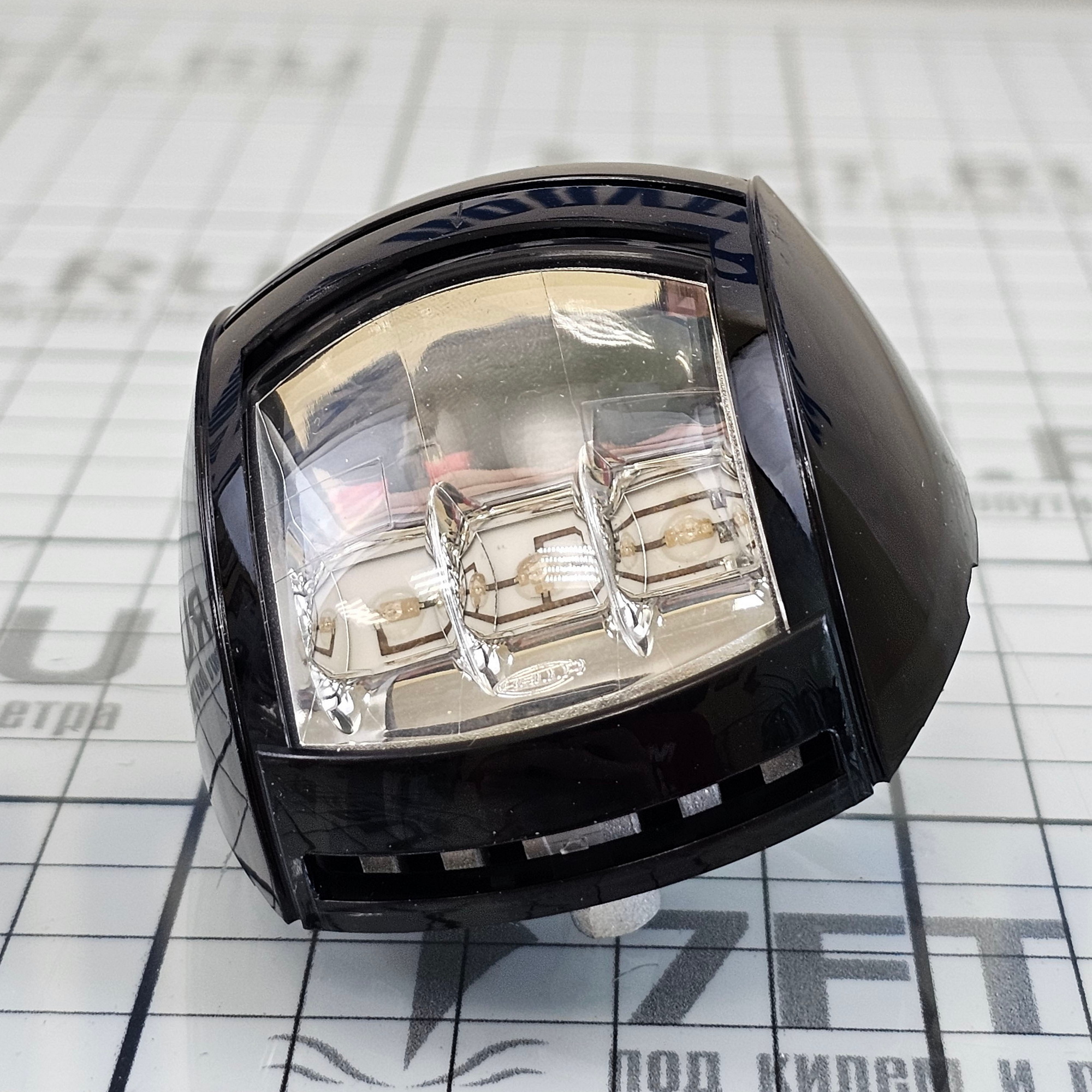 Купить Бортовой огонь Hella Marine NaviLED 2LT 998 600-001 12 В чёрный пластиковый корпус зелёный свет 7ft.ru в интернет магазине Семь Футов
