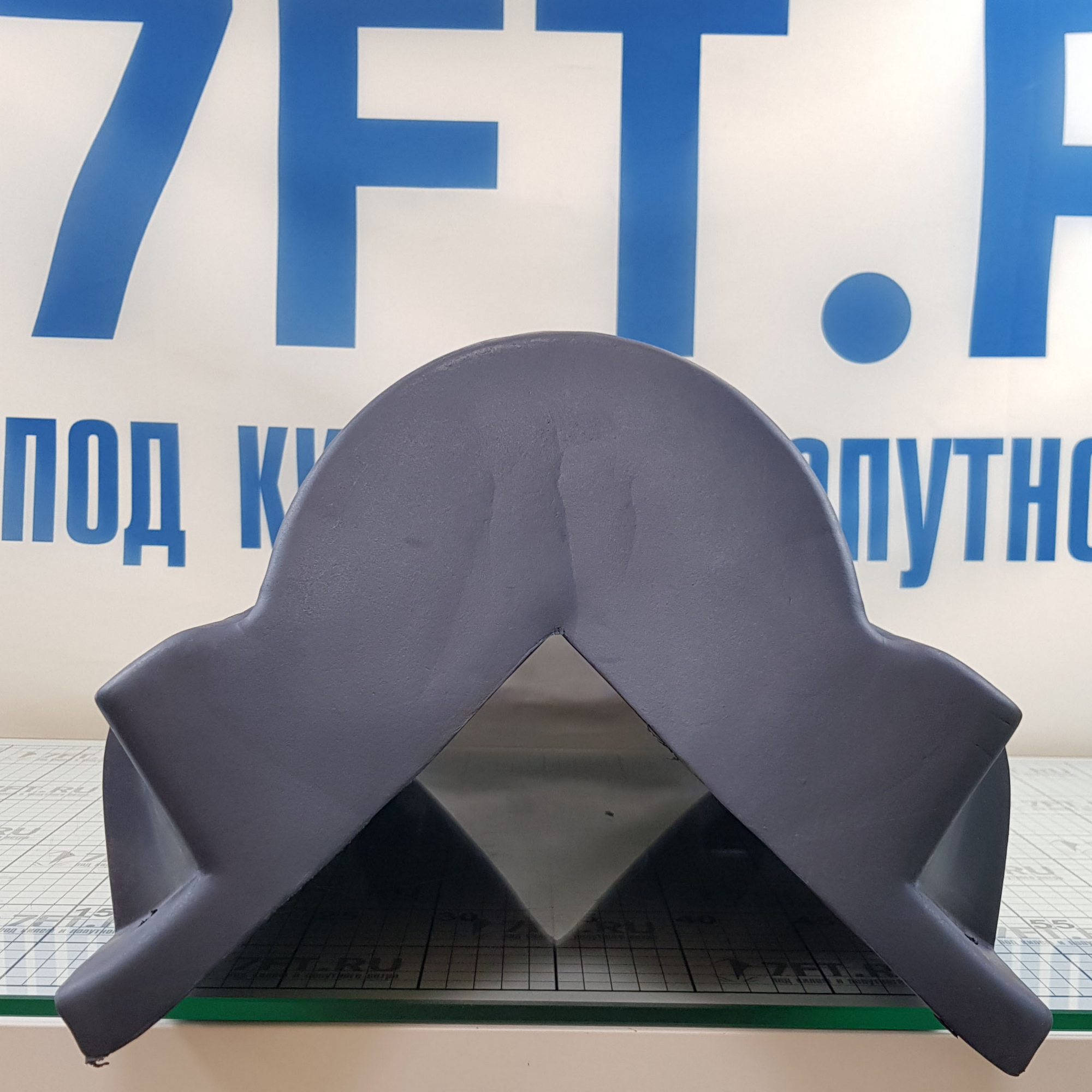 Купить Привальный брус угловой из ПВХ и EVA Dock Edge Corner 70-609-F 61 см синий 7ft.ru в интернет магазине Семь Футов