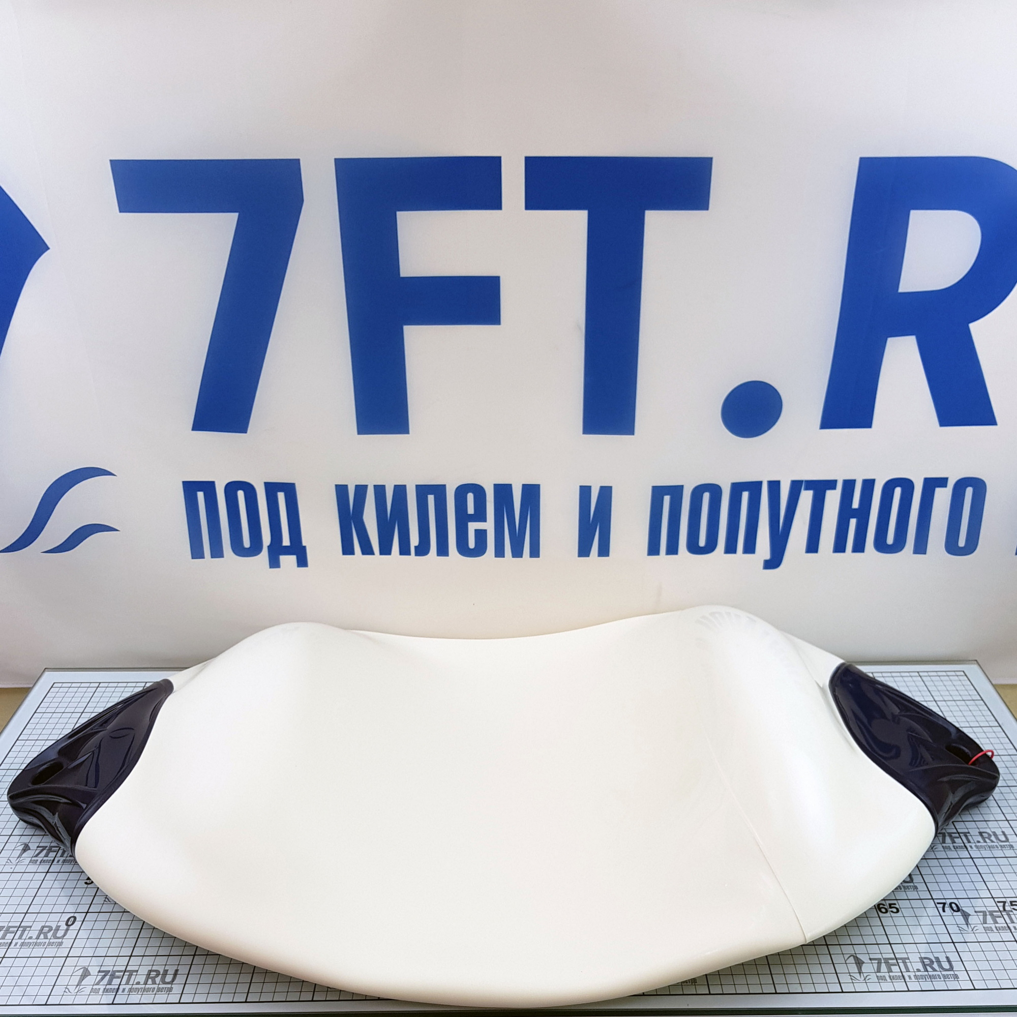 Купить Кранец швартовый Polyform F7 Ø375x1020мм 85л надувной из белого/синего ПВХ для судов 14-18м 7ft.ru в интернет магазине Семь Футов