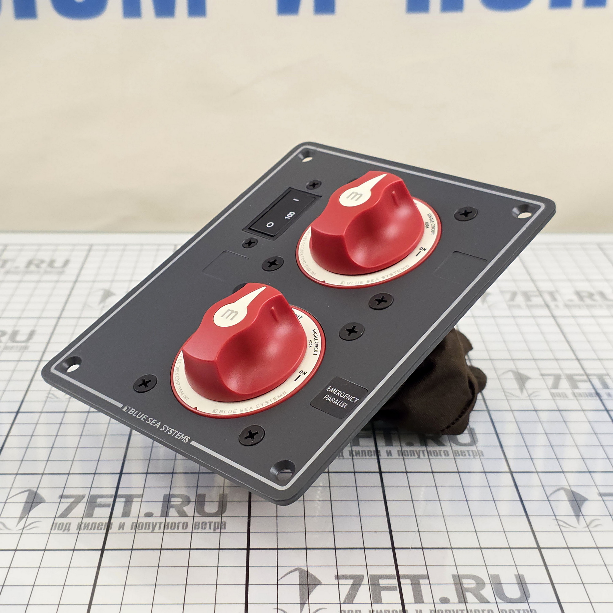 Купить Панель защиты и переключения двух АКБ Blue Sea Traditional Metal Panel 8080 48 В 300 А 133 x 165 x 76 мм из алюминия 7ft.ru в интернет магазине Семь Футов