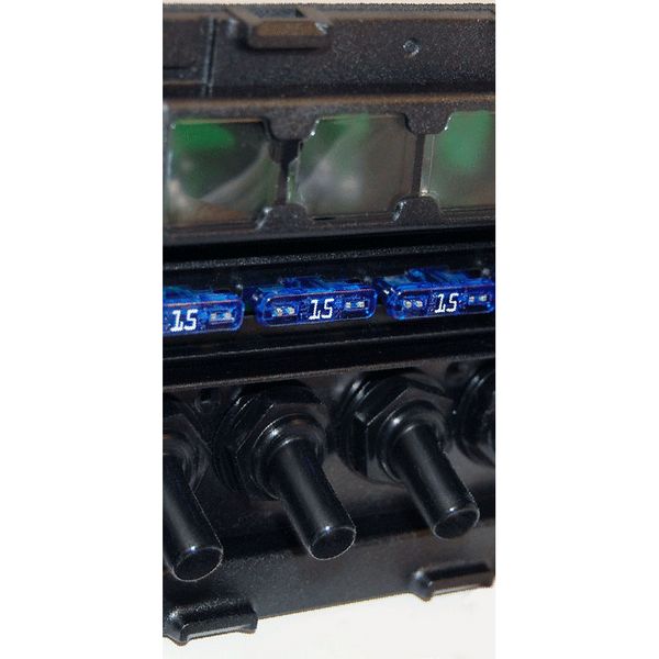 Купить Панель выключателей 8 позиционная Blue Sea WeatherDeck 4308 12В 15/100А IP67 8 предохранителей 99x196мм серая 7ft.ru в интернет магазине Семь Футов