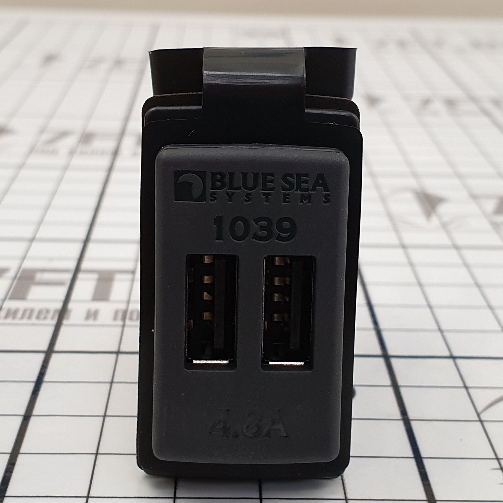Купить Двойная розетка USB для зарядки мобильных устройств Blue Sea 1039 12/24 В 4,8 А чёрная прямоугольная 7ft.ru в интернет магазине Семь Футов