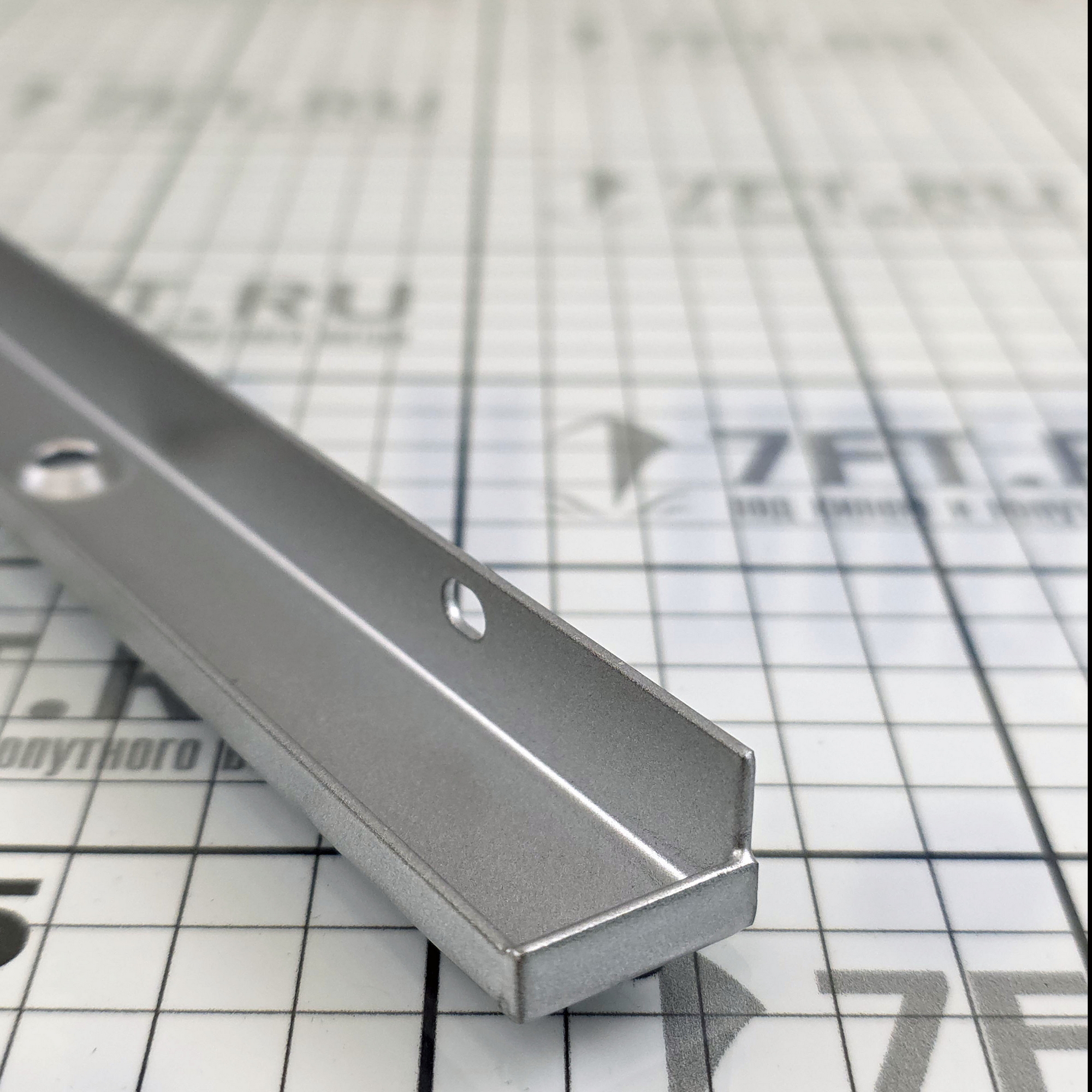 Купить Монтажная рамка трёхсторонняя серая Isotherm Elegance IS-SGB00145AA 65 л 7ft.ru в интернет магазине Семь Футов