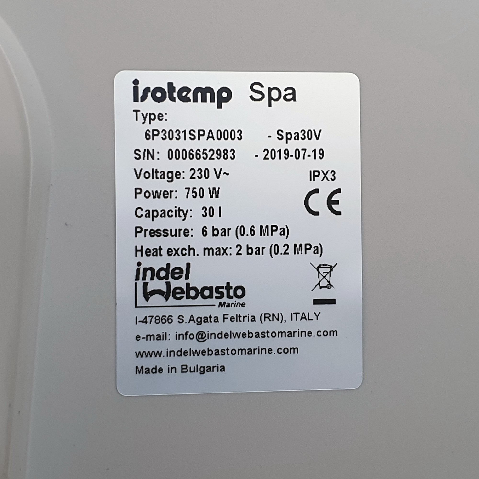 Купить Электрический бойлер для нагрева воды Indel Webasto Marine 6P3031SPA0003 Spa Mix Isotemp 30л 230В 750Вт 390х535мм со смесительным вентилем 7ft.ru в интернет магазине Семь Футов