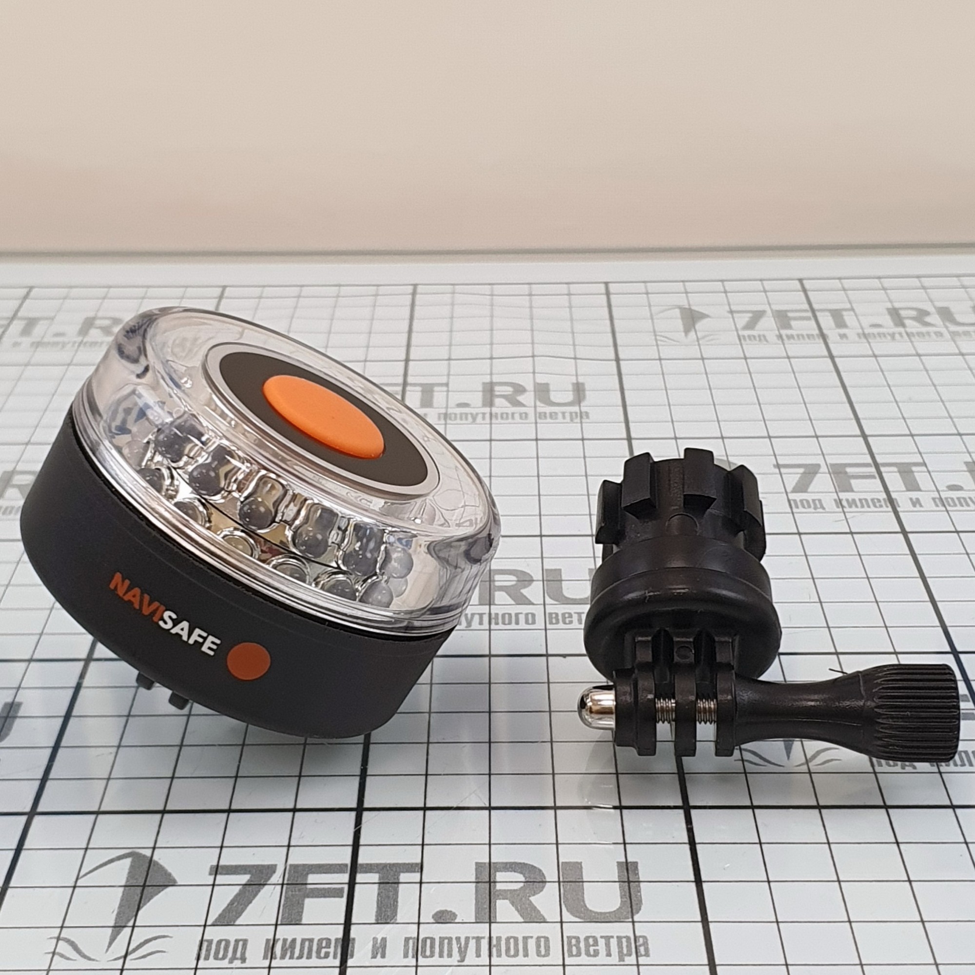Купить Комбинированный навигационный огонь белый Navisafe Navilight 360° 2NM/040 7090017580360 беспроводной с основанием Navimount 2 мили 90 x 68 мм 7ft.ru в интернет магазине Семь Футов