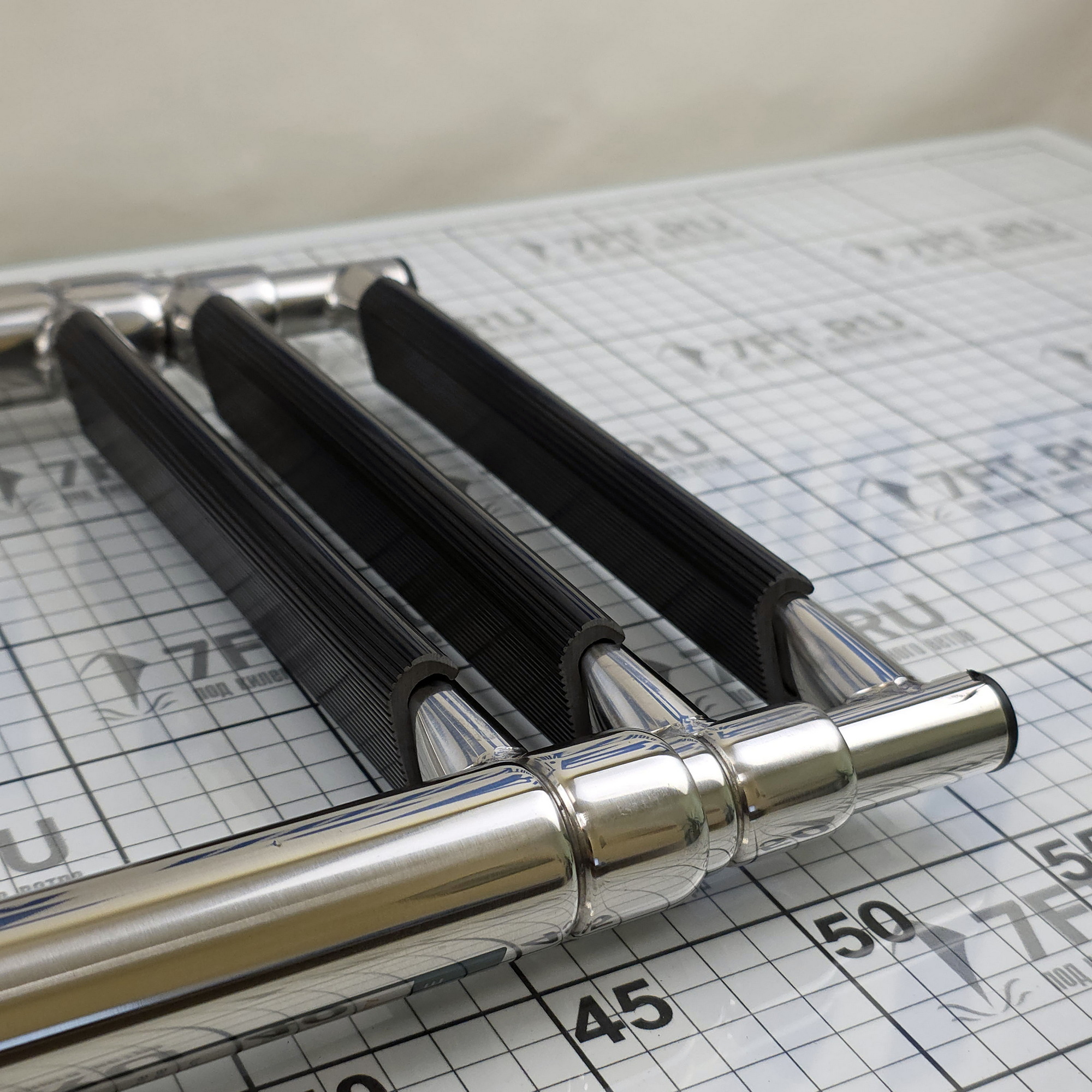 Купить Трап кормовой телескопический AAA Worldwide 71070-03 890 x 290 мм 3 ступеньки 7ft.ru в интернет магазине Семь Футов