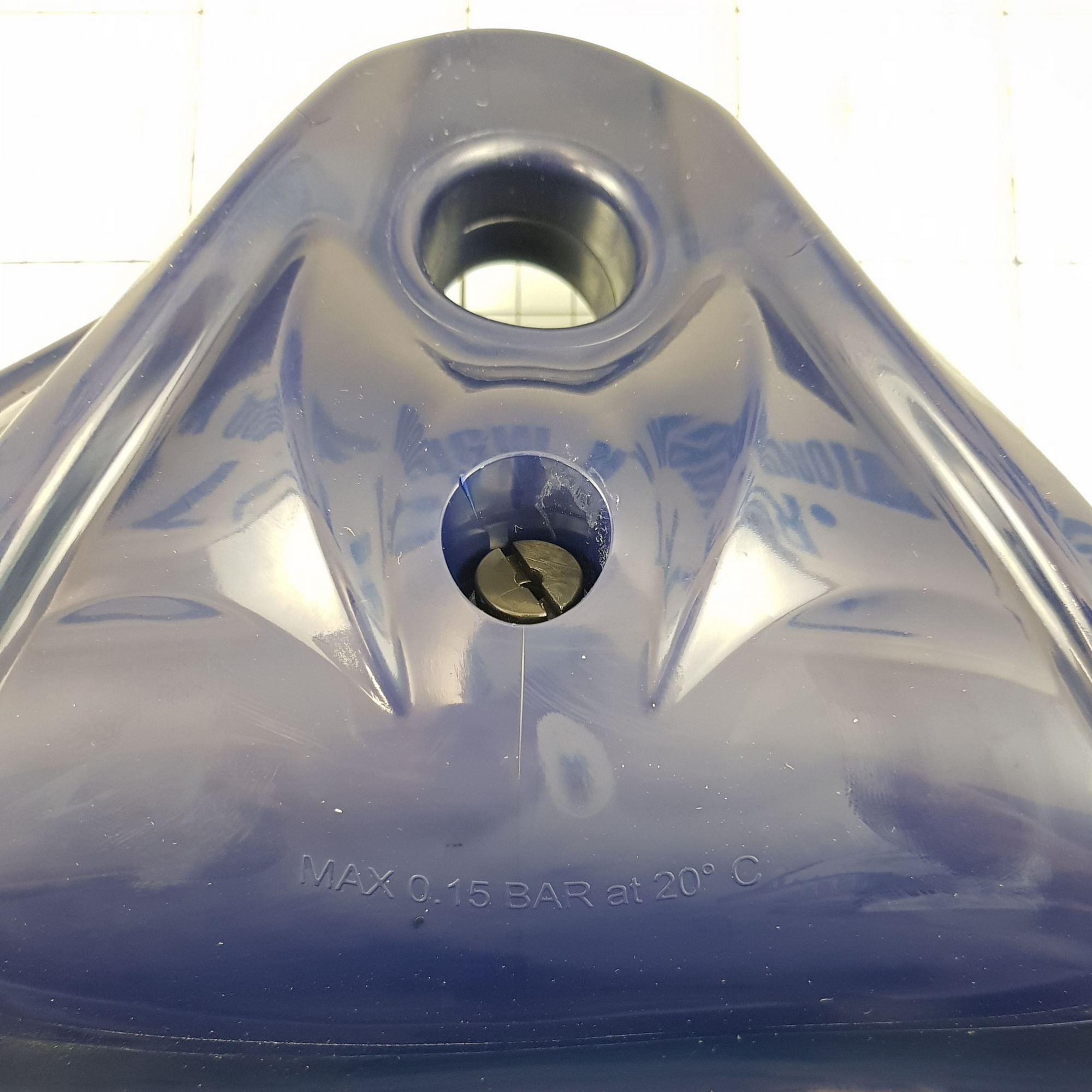 Купить Кранец из виниловой пластмассы Polyform F5 F-5/12 290 x 775 мм полностью синий 7ft.ru в интернет магазине Семь Футов