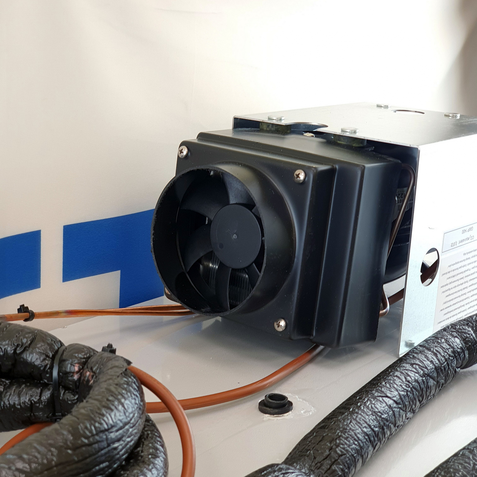Купить Морозильная камера Isotherm Inox BI92 IM-3092CB2B00000 12/24 В 92 л 7ft.ru в интернет магазине Семь Футов