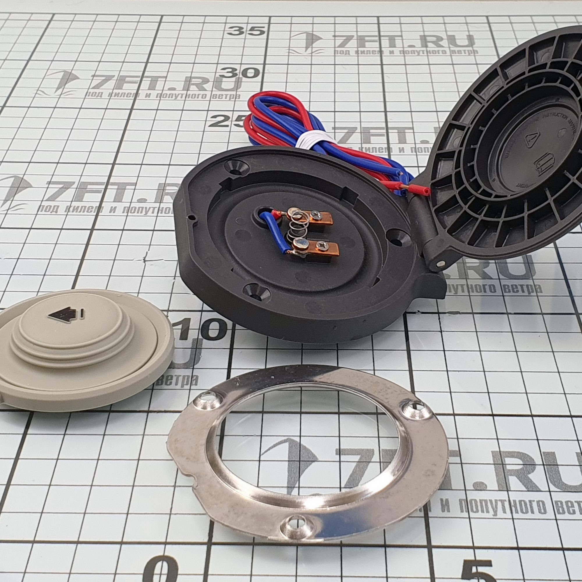 Купить Палубная кнопка из композитных материалов «вверх» Lewmar 68000884 7ft.ru в интернет магазине Семь Футов