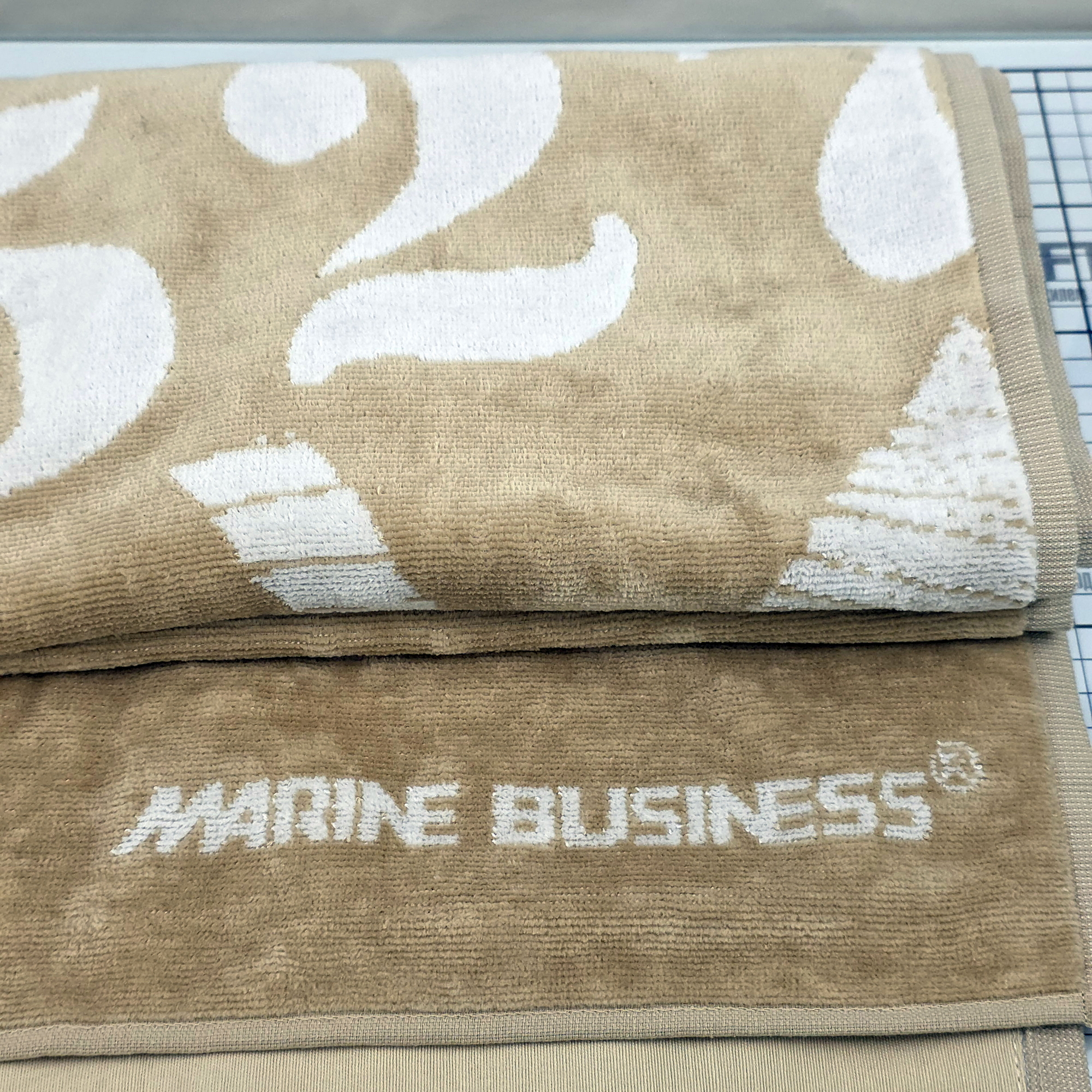 Купить Пляжное полотенце из махровой ткани с надувной подушкой Marine Business Free Style 50001 1800x1000мм бежевое 7ft.ru в интернет магазине Семь Футов