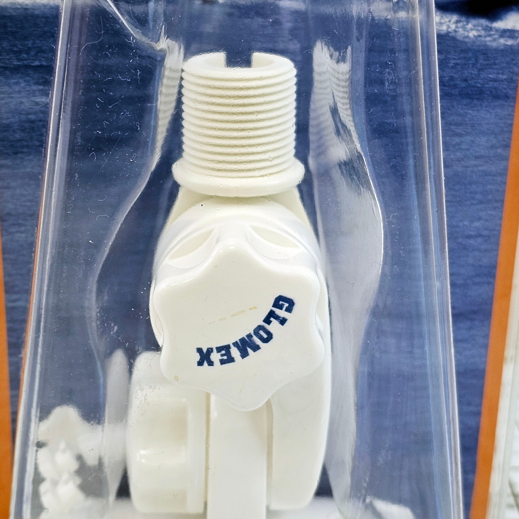 Купить Крепление антенны Glomex RA135 резьба 1”x14 4-ходовое храповое из белого нейлона с пазом для кабеля установка на плоскость 7ft.ru в интернет магазине Семь Футов