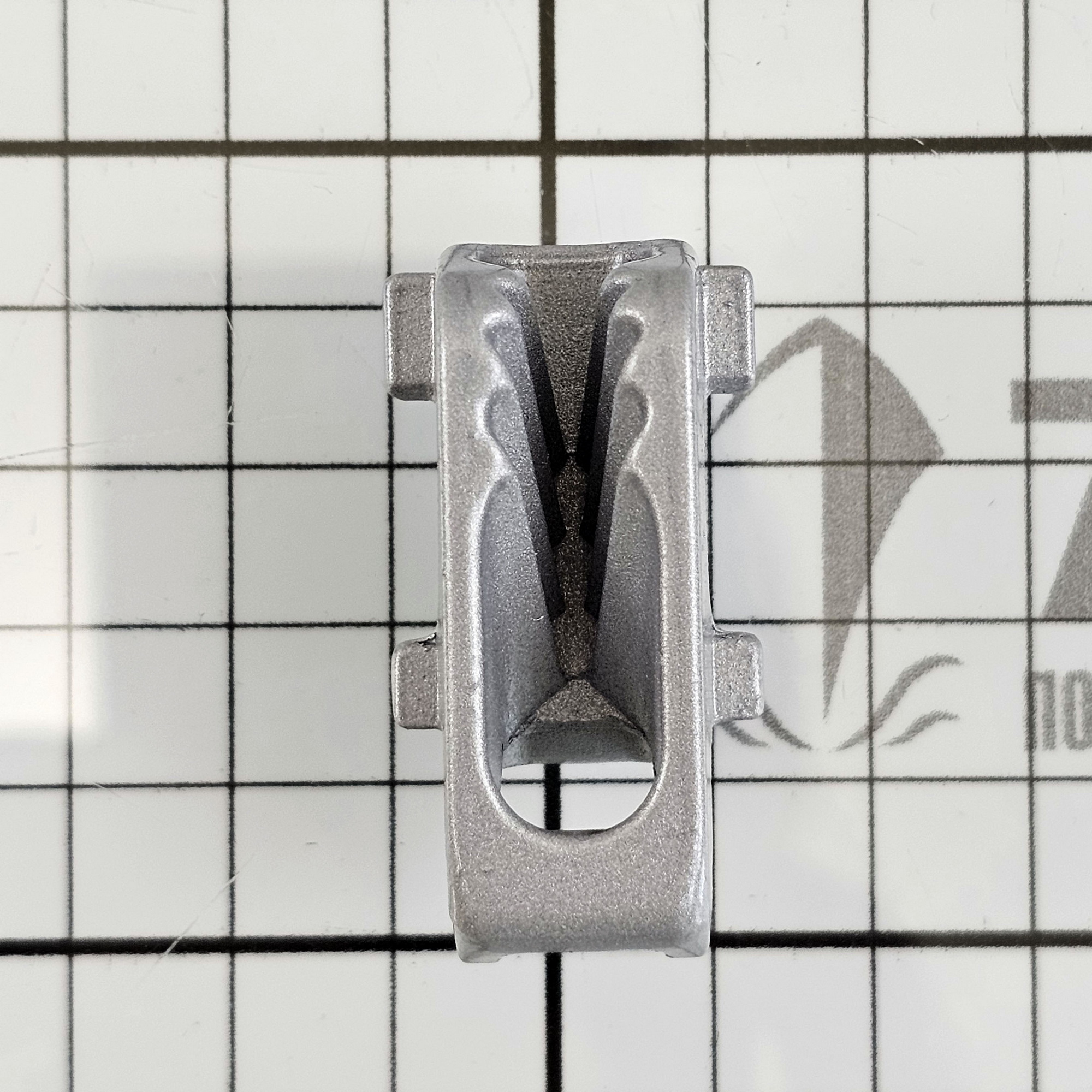 Купить Стопор щелевой для гика Clamcleat Unifiber CL244S1 c нейлоновым зажимом стрелы Ø36-37мм для троса Ø3-5мм 42x22x20мм из серого алюминия 7ft.ru в интернет магазине Семь Футов