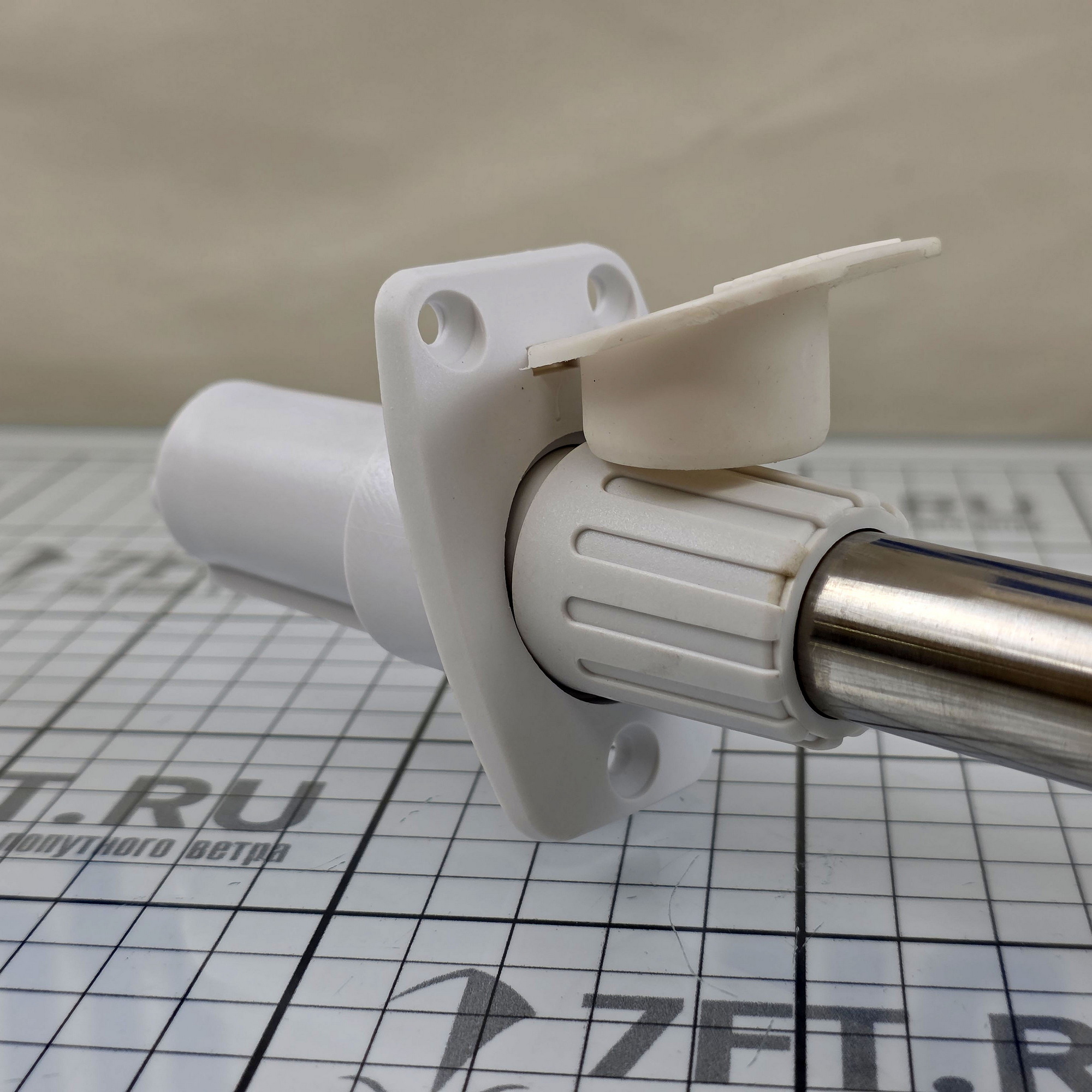 Купить Круговой огонь на съемной мачте TREM L4101530 белый 360° 12В 10Вт 600мм в корпусе из белого АБС-пластика для судов до 20м 7ft.ru в интернет магазине Семь Футов