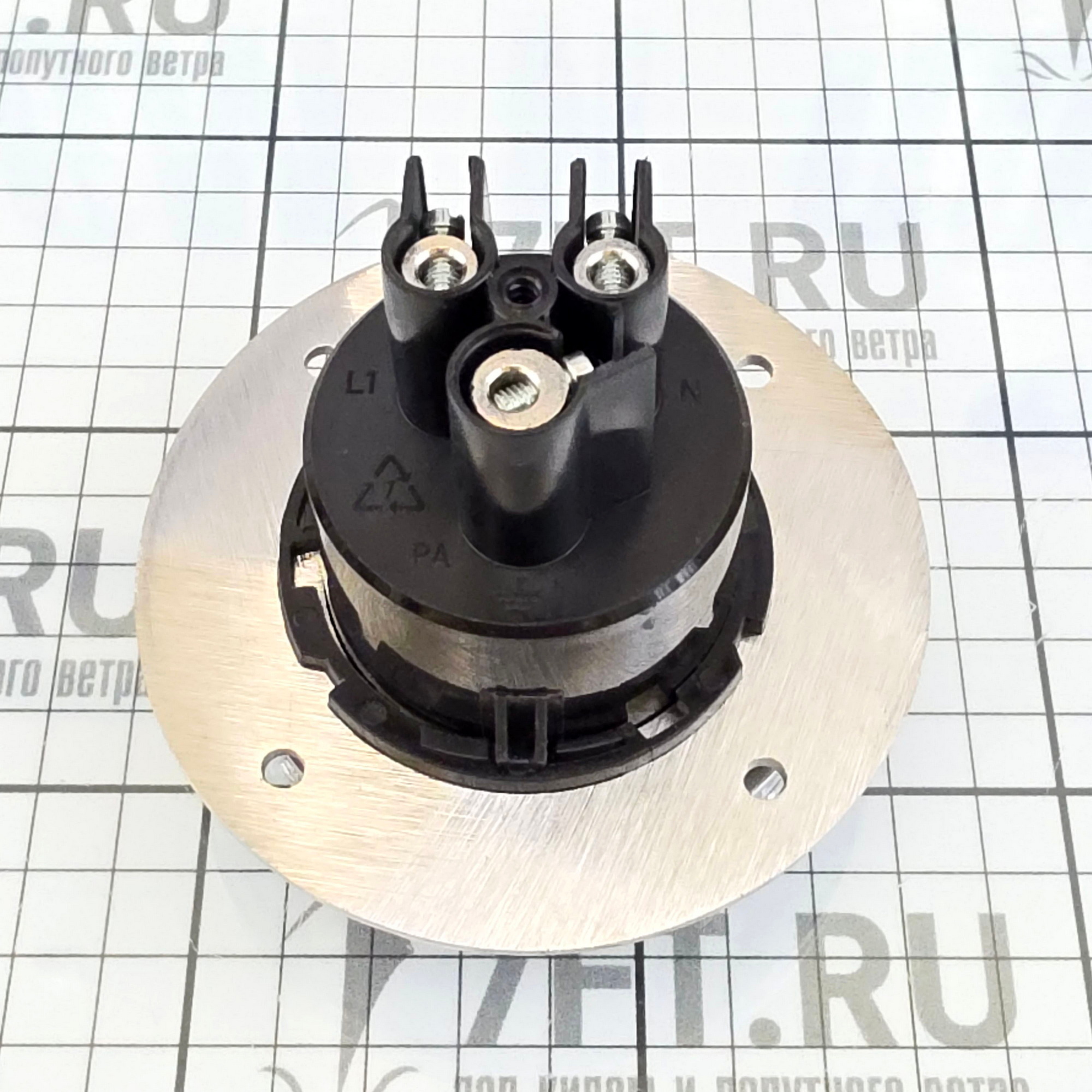 Купить Розетка берегового питания TREM Z2032016 250В 16А IP56 из пластика/нержавеющей стали 7ft.ru в интернет магазине Семь Футов