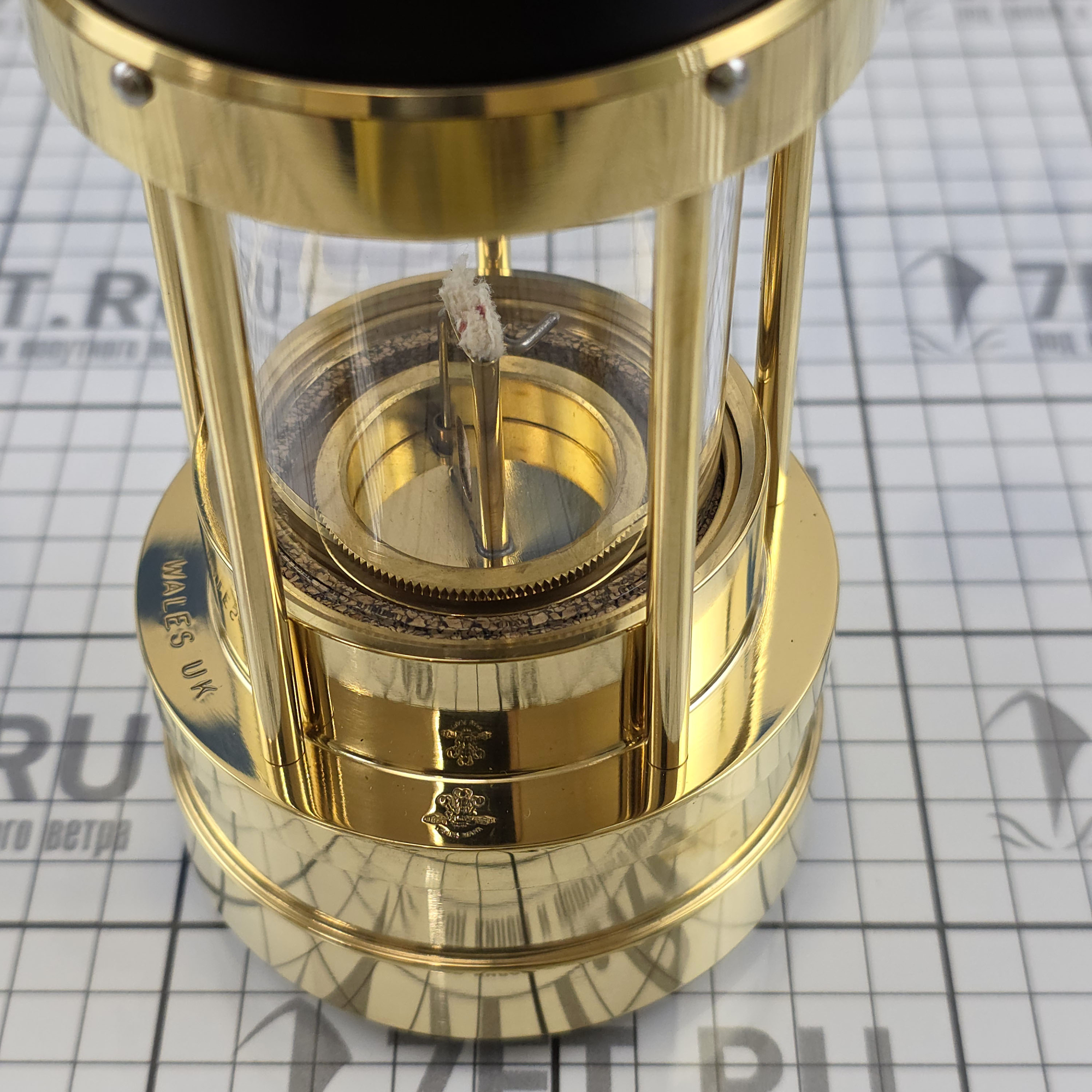 Купить Лампа Дэви E.Thomas&Williams Cambrian 4126B Miners Ø90х250мм 15-20ч 100мл шахтерская с черным окрашенным верхом для Благодатного/Олимпийского огня 7ft.ru в интернет магазине Семь Футов