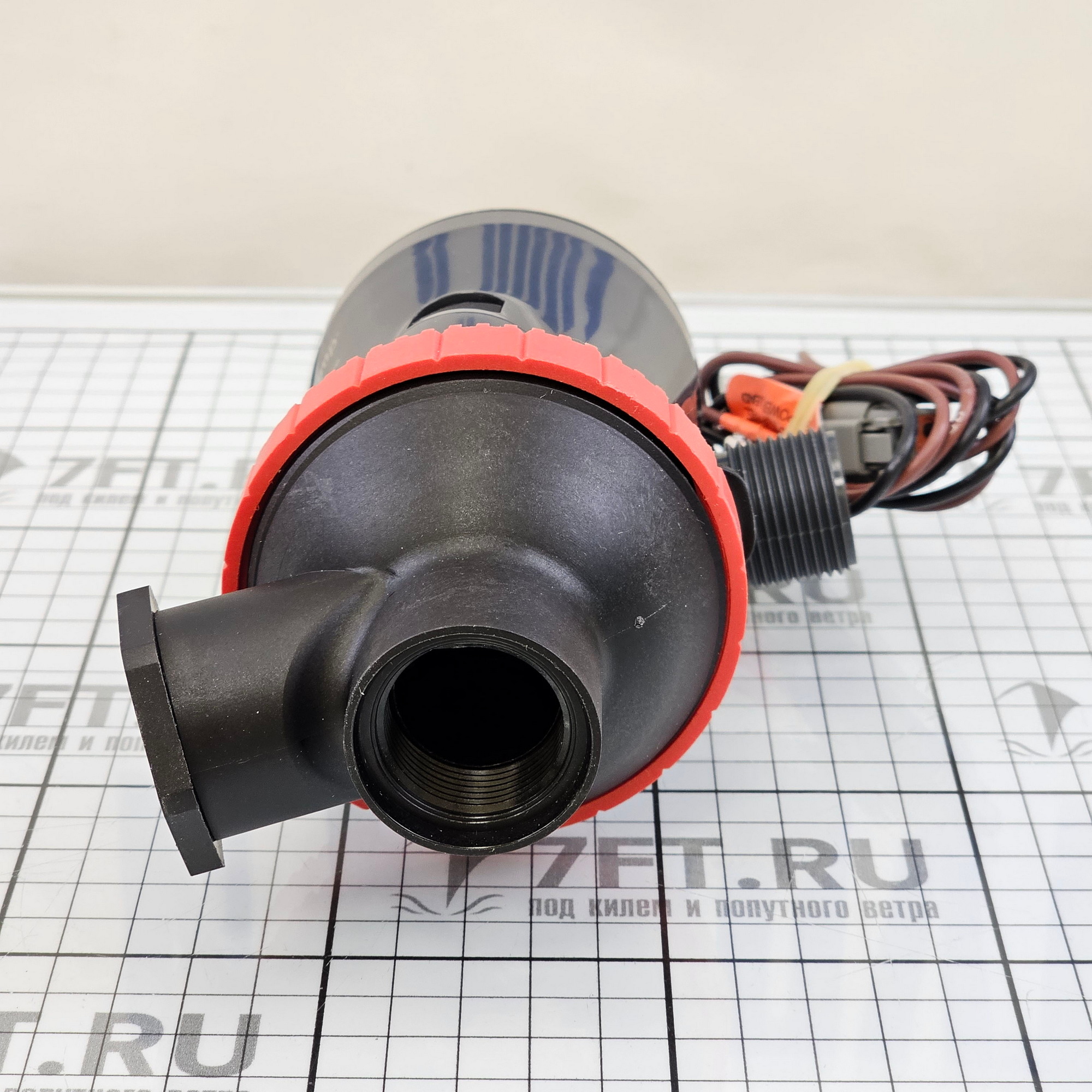 Купить Картриджный аэраторный насос Johnson Pump Aqua O2 Flex Mount 10-13642-01 500GPH 12В 2,7А 37л/мин под шланг Ø19мм гибкое крепление корпус из АБС-пластика 7ft.ru в интернет магазине Семь Футов