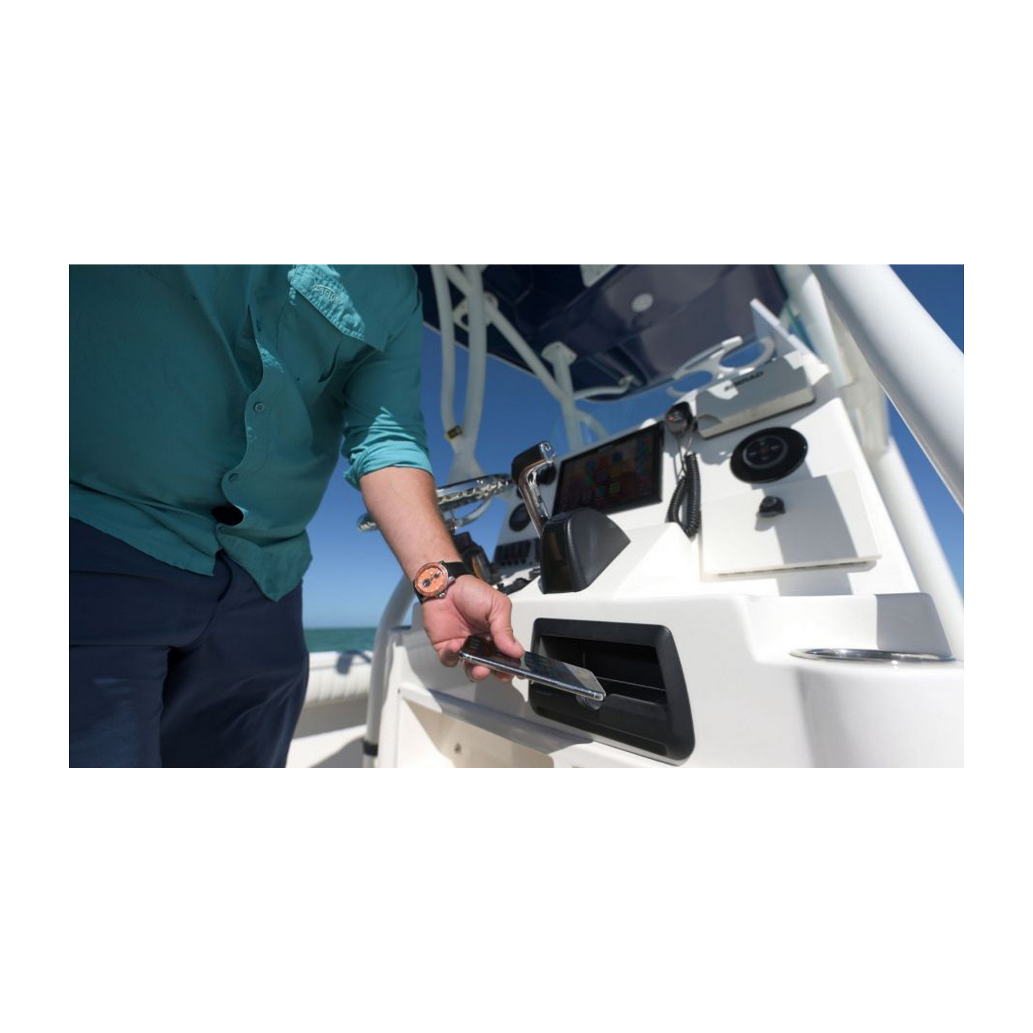 Купить Беспроводная зарядная система Scanstrut Rokk Cove SC-CW-09F 12/24В 10Вт IPX6 встраиваемая для зарядки и хранения телефона 7ft.ru в интернет магазине Семь Футов
