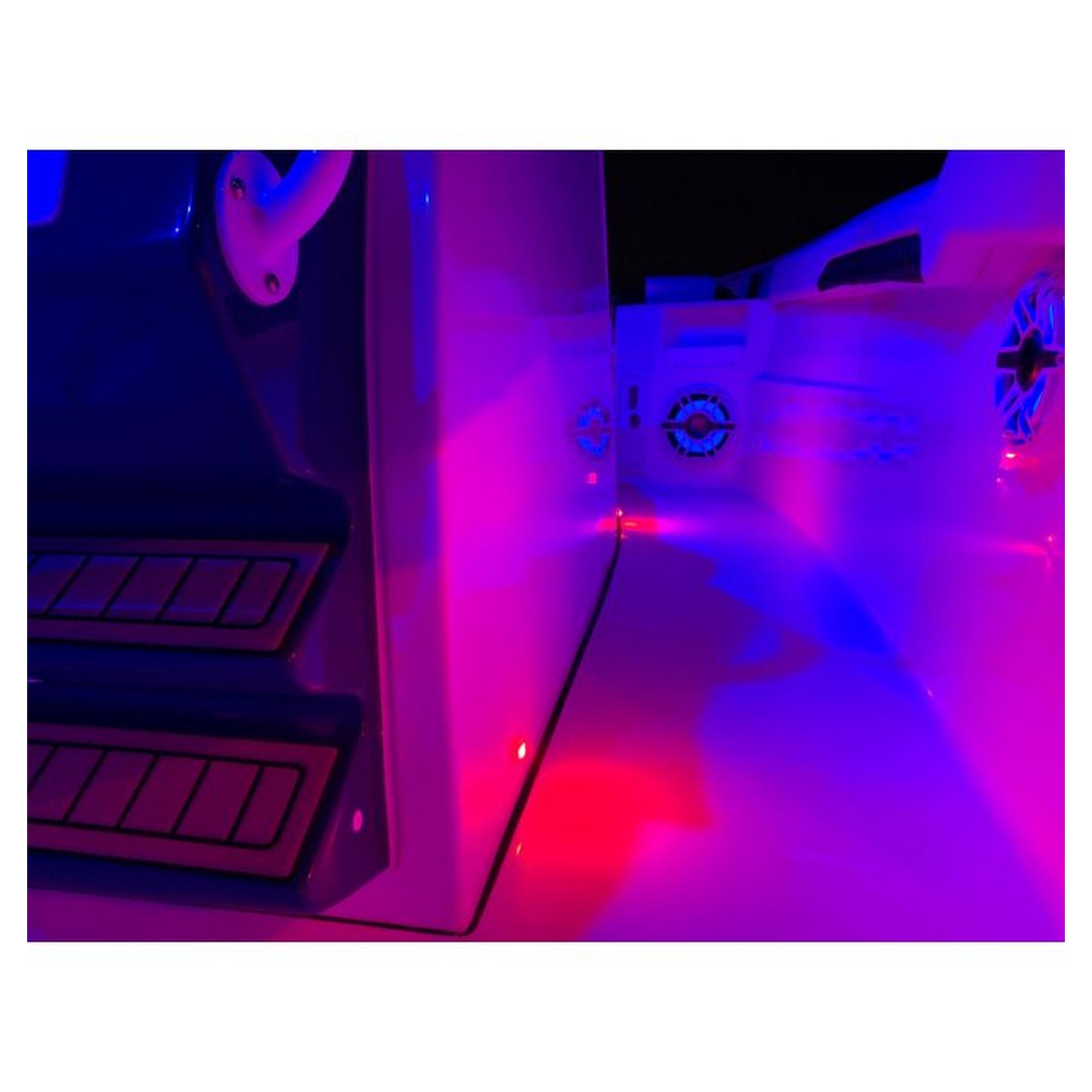 Купить Светодиодный светильник Lumitec Fiji 101763 10-16В 0.033А 0,4Вт 26лм 5000°К IP67 4шт/уп красный/зеленый/синий/белый свет белый корпус 7ft.ru в интернет магазине Семь Футов