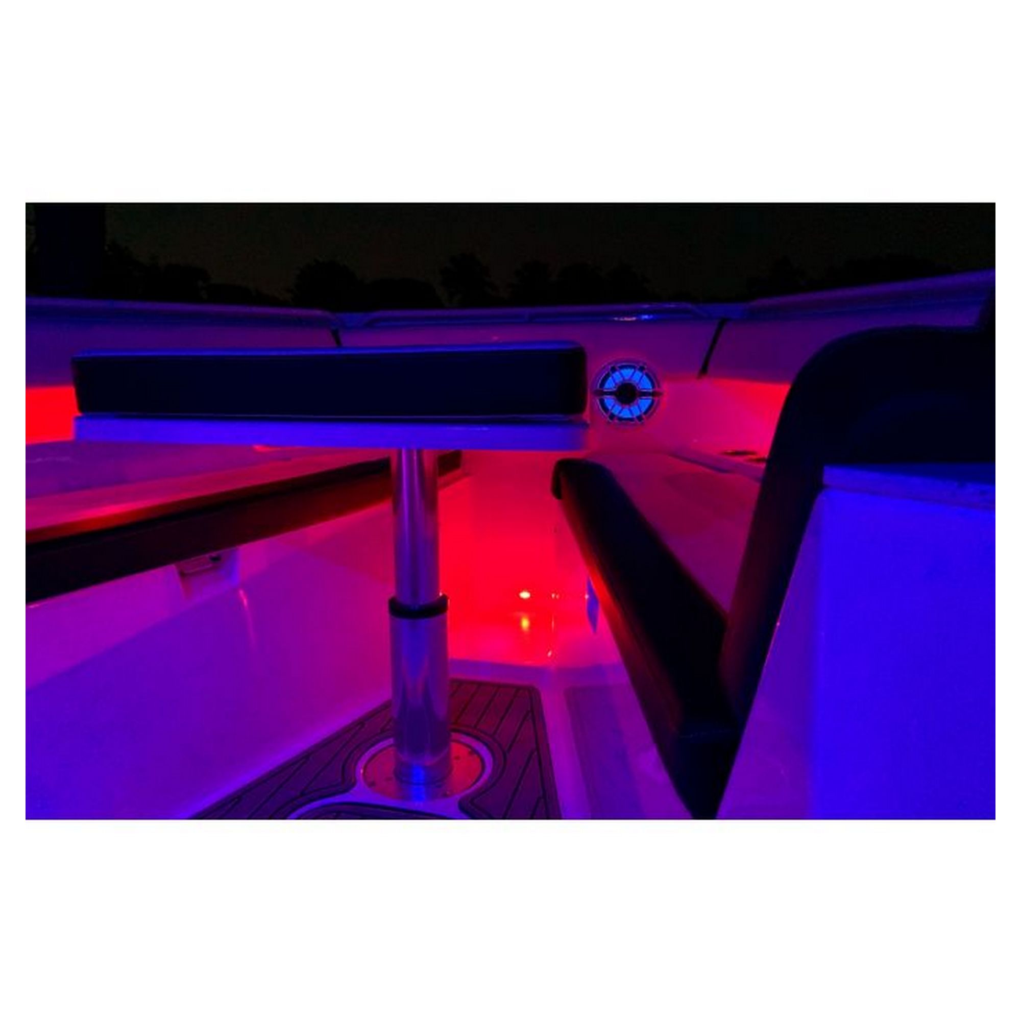 Купить Светодиодный светильник Lumitec Fiji 101763 10-16В 0.033А 0,4Вт 26лм 5000°К IP67 4шт/уп красный/зеленый/синий/белый свет белый корпус 7ft.ru в интернет магазине Семь Футов