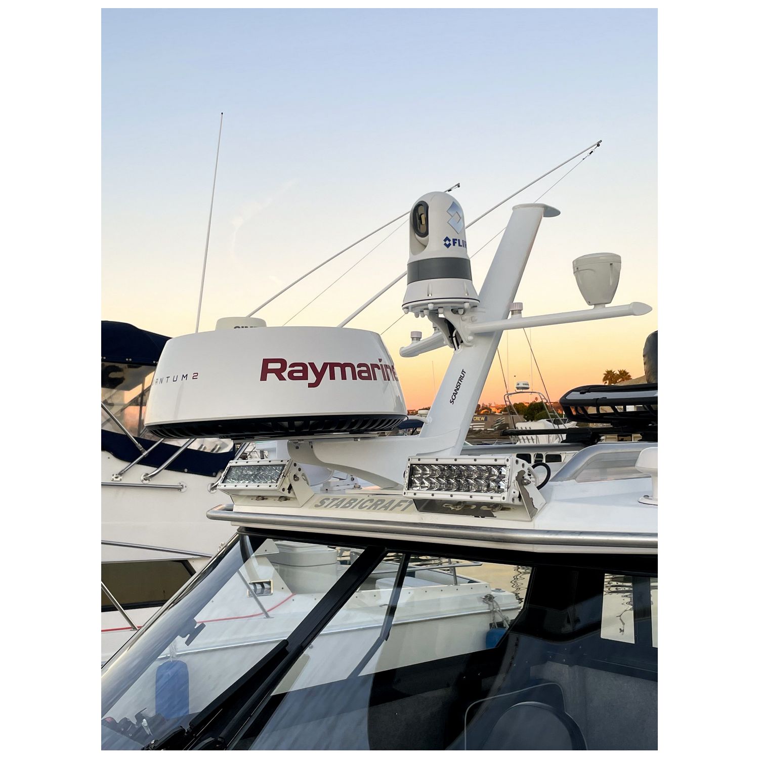 Купить Коническая радиолокационная мачта Scanstrut PTM-R1-1 729x808мм для радаров/прожекторов/GPS/УКВ-антенн/камер из алюминия белая 7ft.ru в интернет магазине Семь Футов