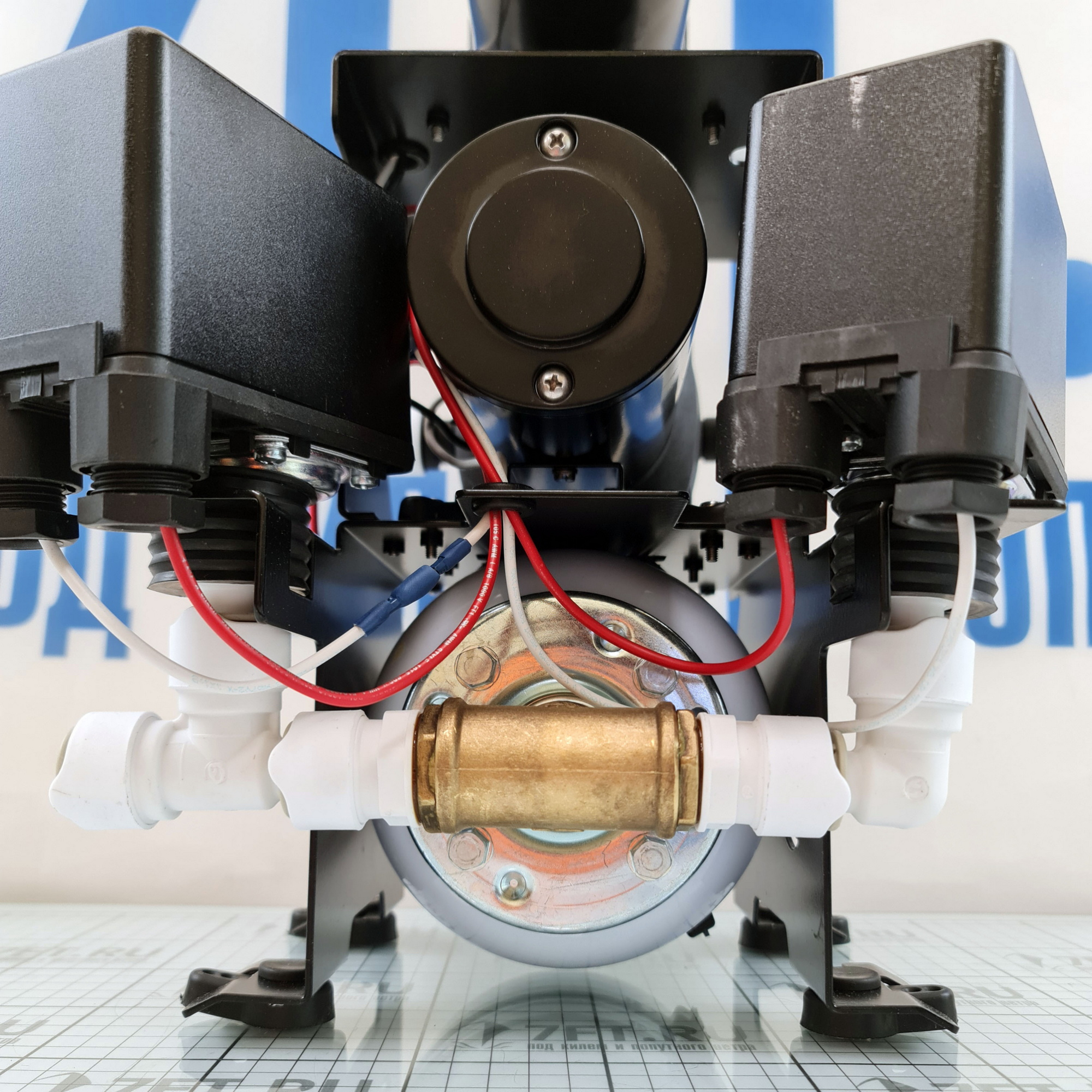 Купить Насосная станция двухступенчатая Whale UF2415B 12В 24л/мин 3бар штуцер 19мм 407×310×310мм бак 2л для водоснабжения 7ft.ru в интернет магазине Семь Футов