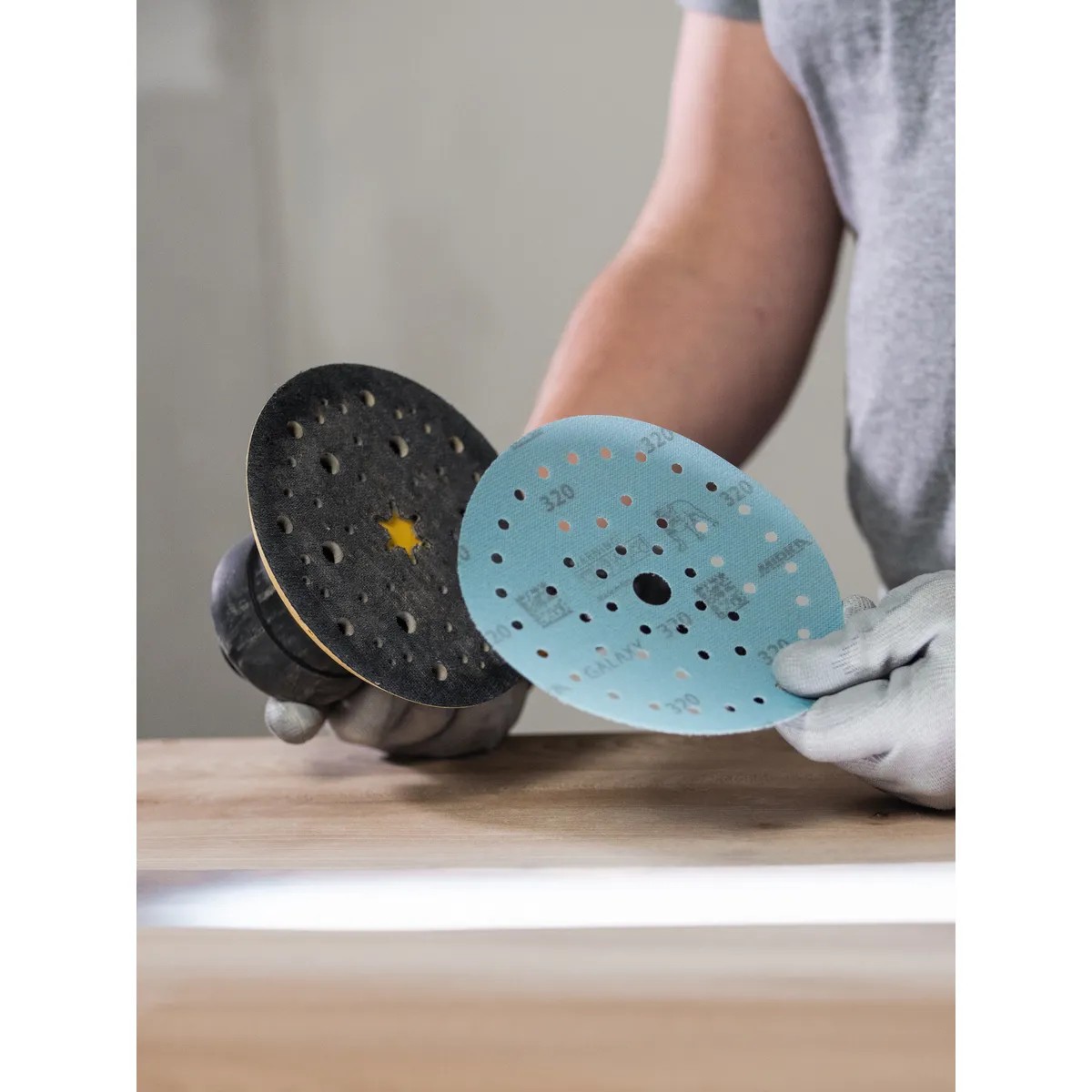 Купить Диск шлифовальный многофункциональный Mirka FY6JV05022 Galaxy Ø77мм P220 11 отверстий 50шт/уп 7ft.ru в интернет магазине Семь Футов