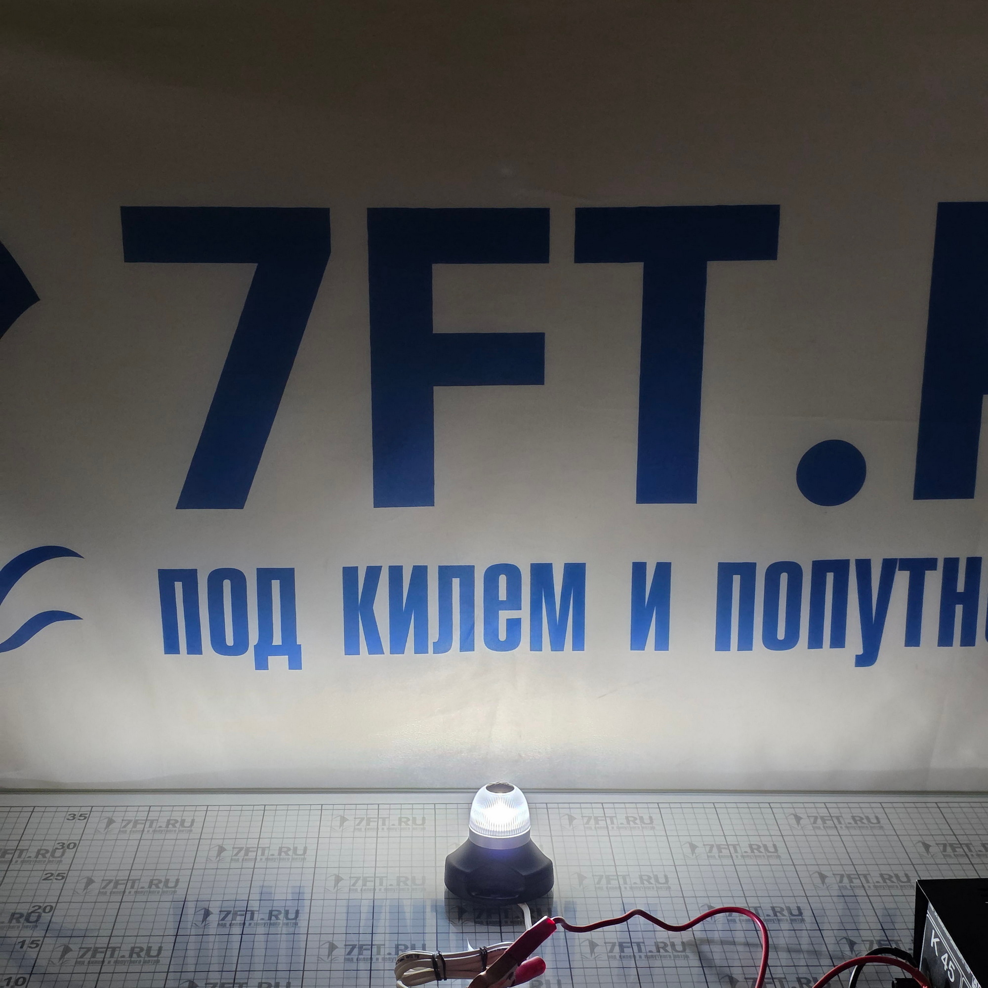 Купить Круговой огонь Hella Marine NaviLED 360 2LT 980 910-101 белый 360° 9-33В 2Вт видимость 2 мили в черном пластиковом корпусе для поверхностного монтажа 7ft.ru в интернет магазине Семь Футов