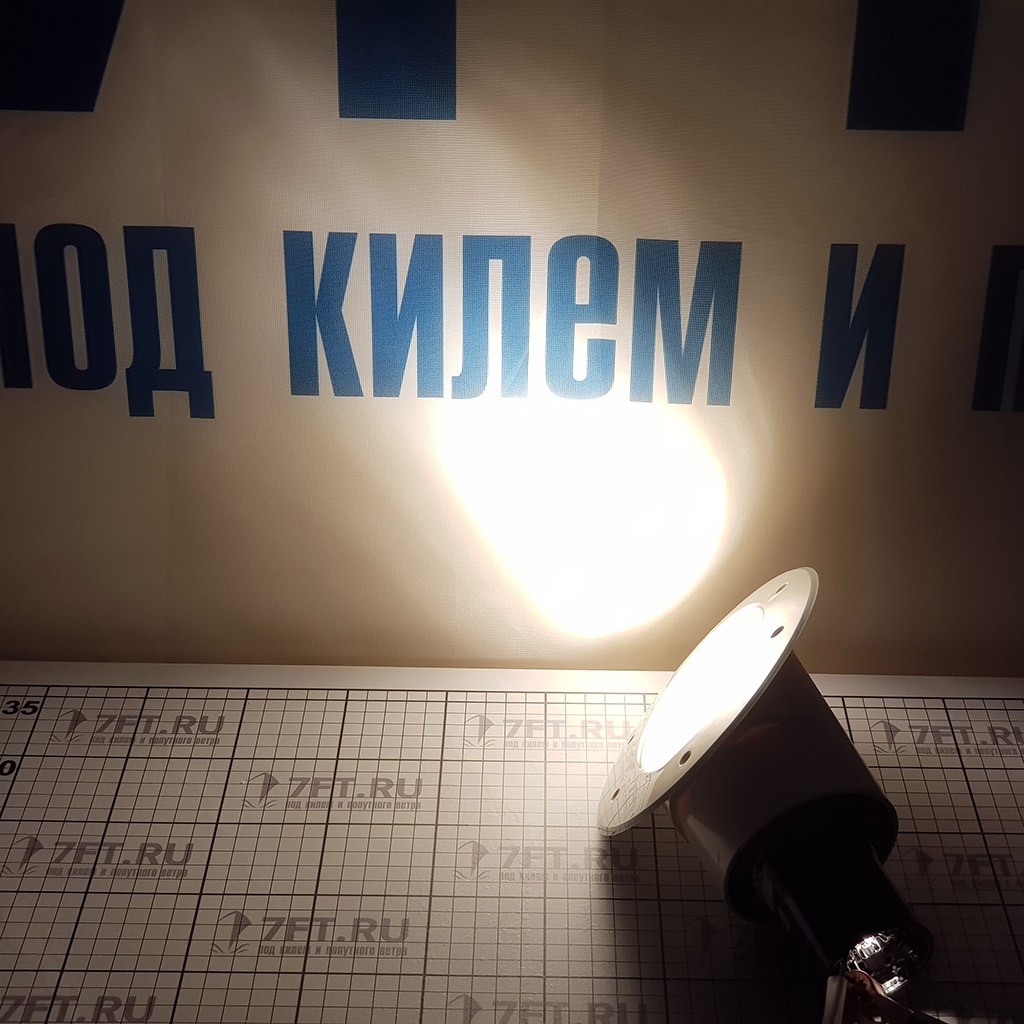 Купить Прожектор носовой галогеновый Hella Marine INB 998 546-801 12 В 55 Вт белый пластиковый корпус 7ft.ru в интернет магазине Семь Футов