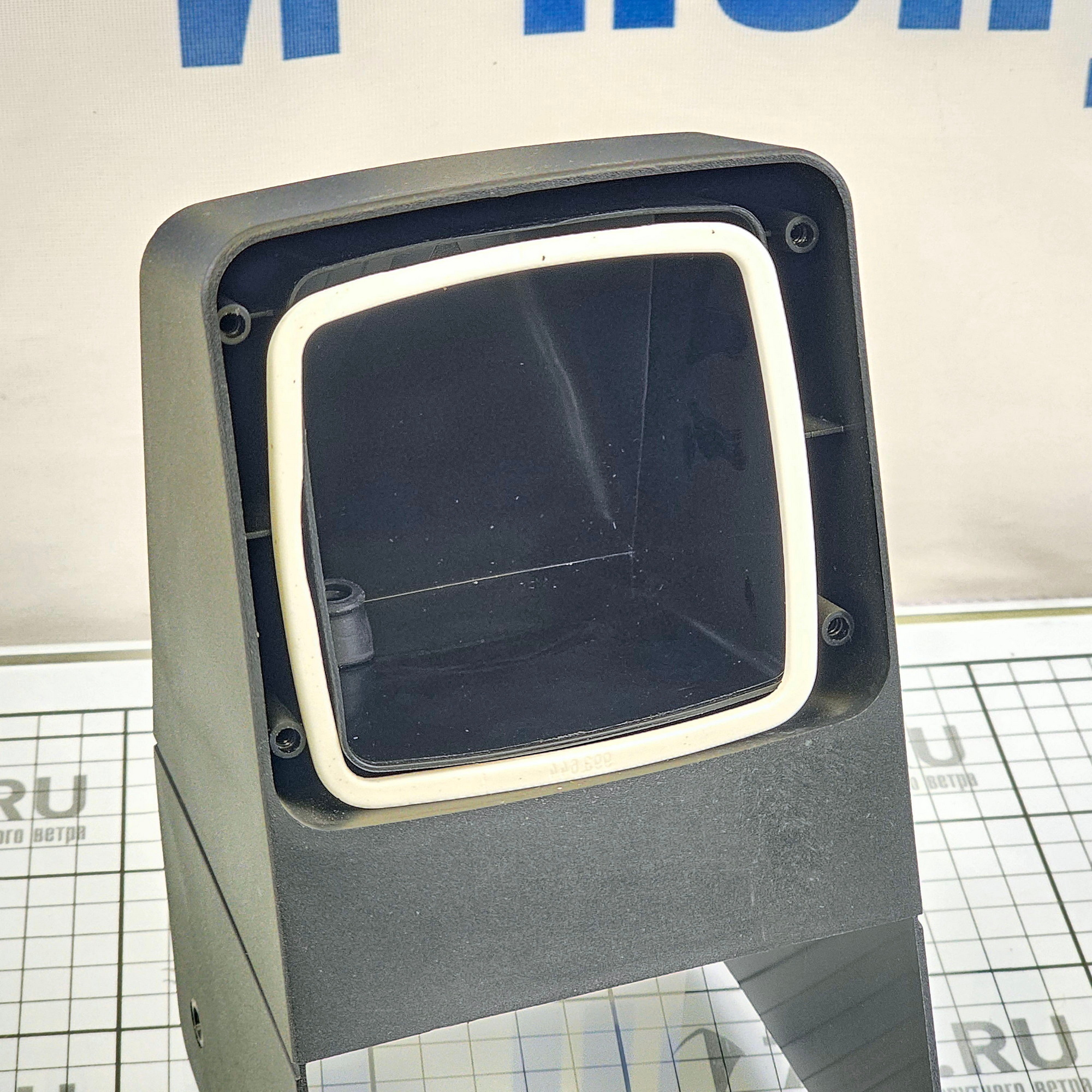 Купить Светильник салинговый галогеновый Hella Marine Halogen 8503 1GA 998 503-001 12 В 55 Вт корпус чёрный 7ft.ru в интернет магазине Семь Футов