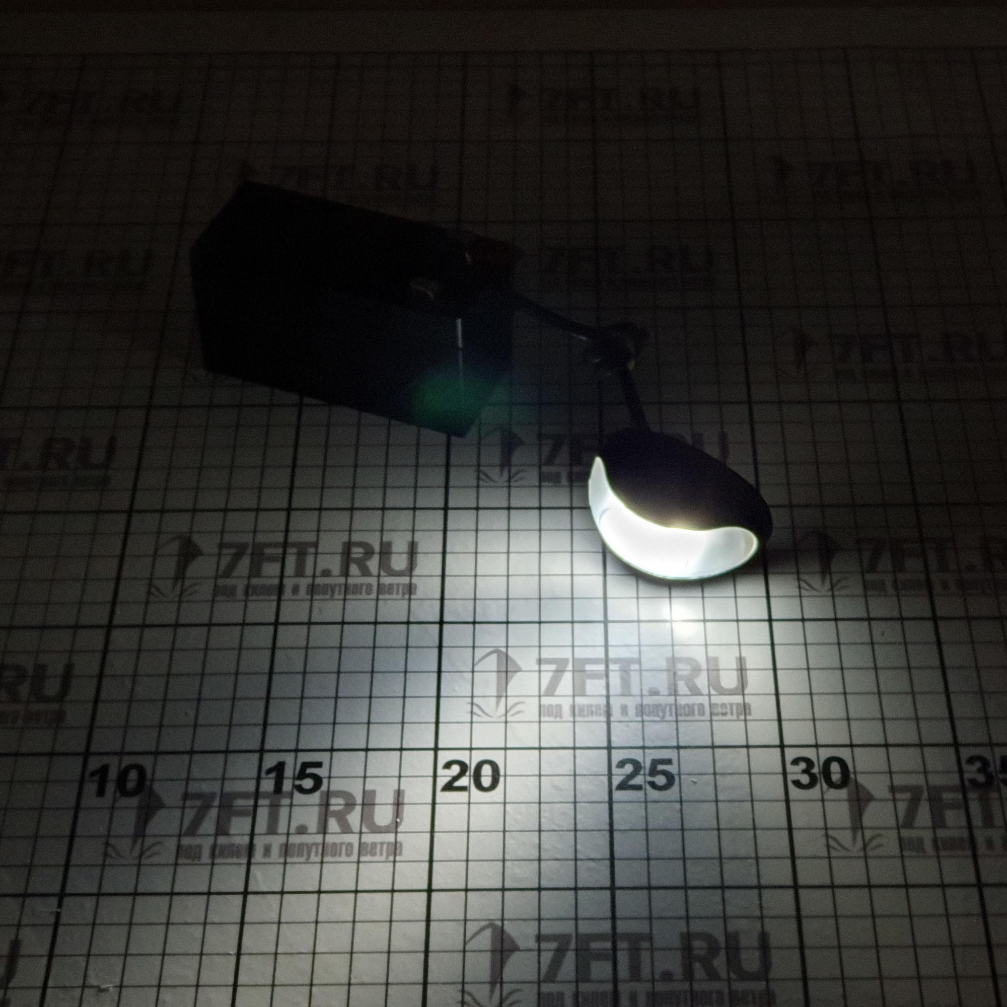 Купить Светильник накладной водонепроницаемый LED Hella Marine 9630 2XT 959 630-451 10-33В 0,5Вт чёрный корпус белый свет 7ft.ru в интернет магазине Семь Футов