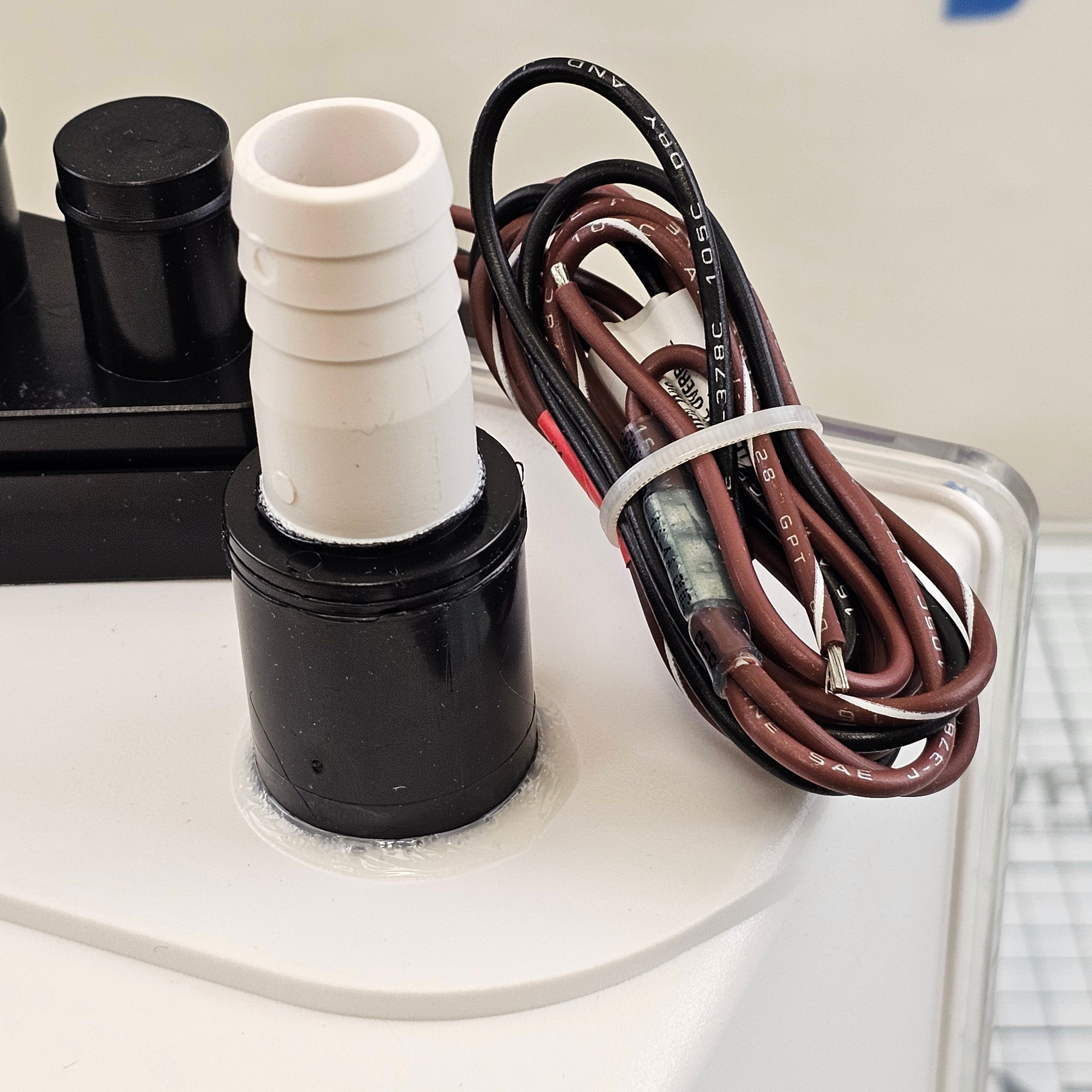 Купить Резервуар сточных вод Johnson Pump 32-57151-01 12В 3,2A 61л/мин 273,05х209,8х144,78мм  7ft.ru в интернет магазине Семь Футов
