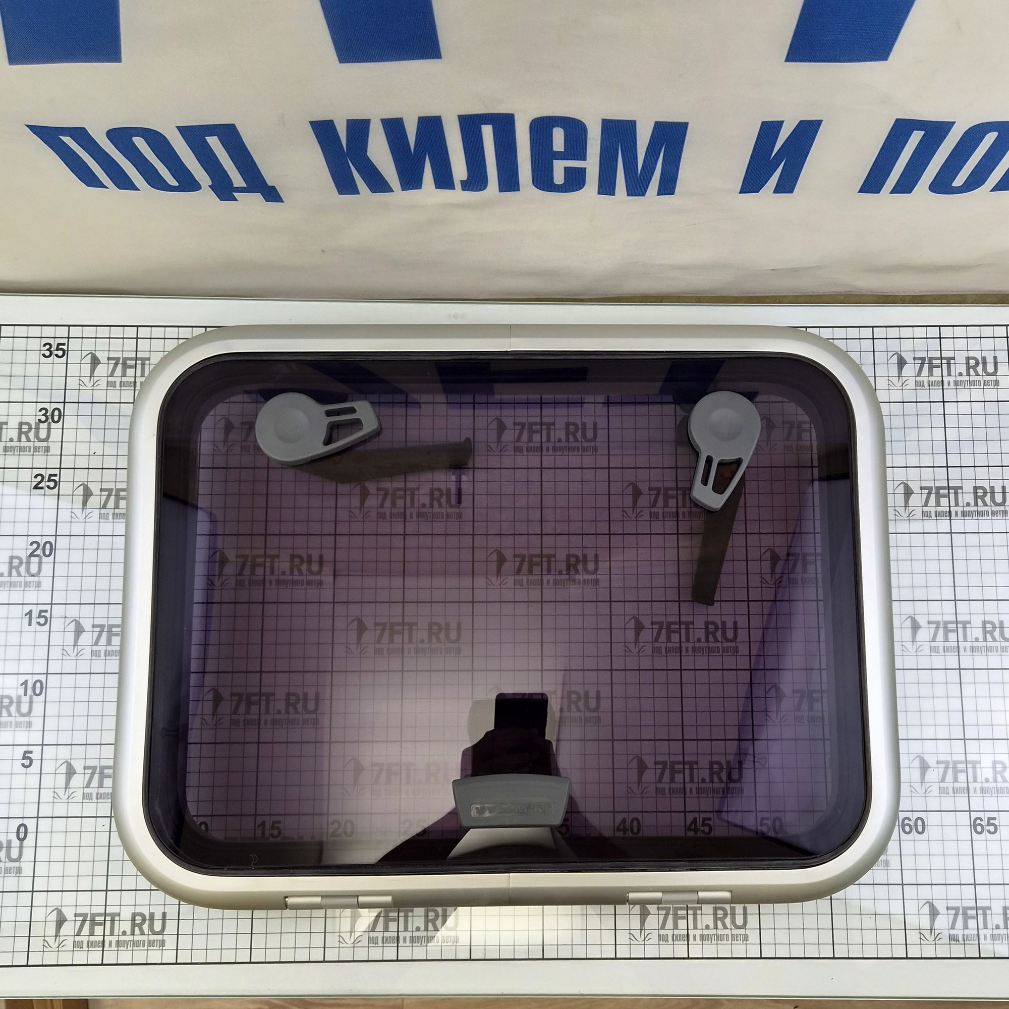 Купить Люк палубный среднепрофильный Lewmar Medium Profile 39930020 397x527 мм размер 30 7ft.ru в интернет магазине Семь Футов