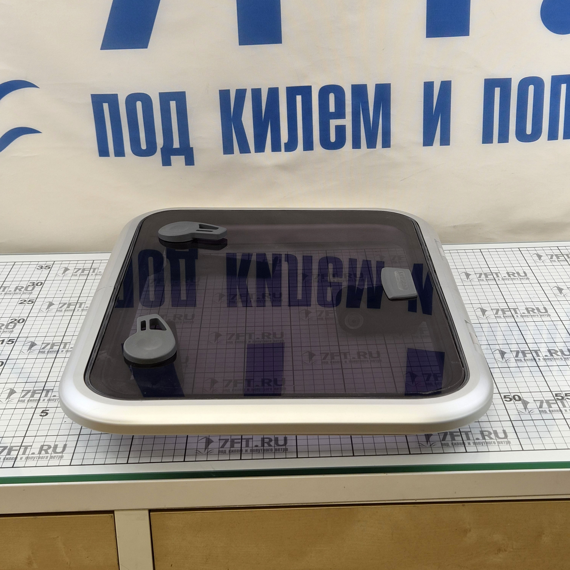 Купить Люк палубный среднепрофильный Lewmar Medium Profile 39930020 397x527 мм размер 30 7ft.ru в интернет магазине Семь Футов