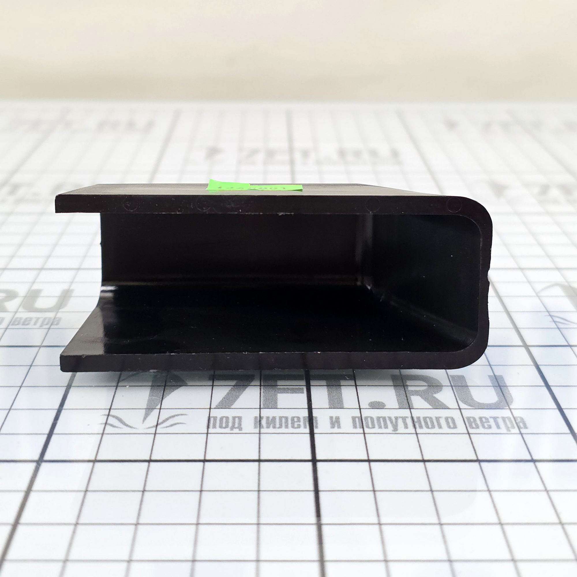 Купить Законцовка для привального бруса 30x38мм из чёрного ПВХ, Osculati 44.488.01 7ft.ru в интернет магазине Семь Футов