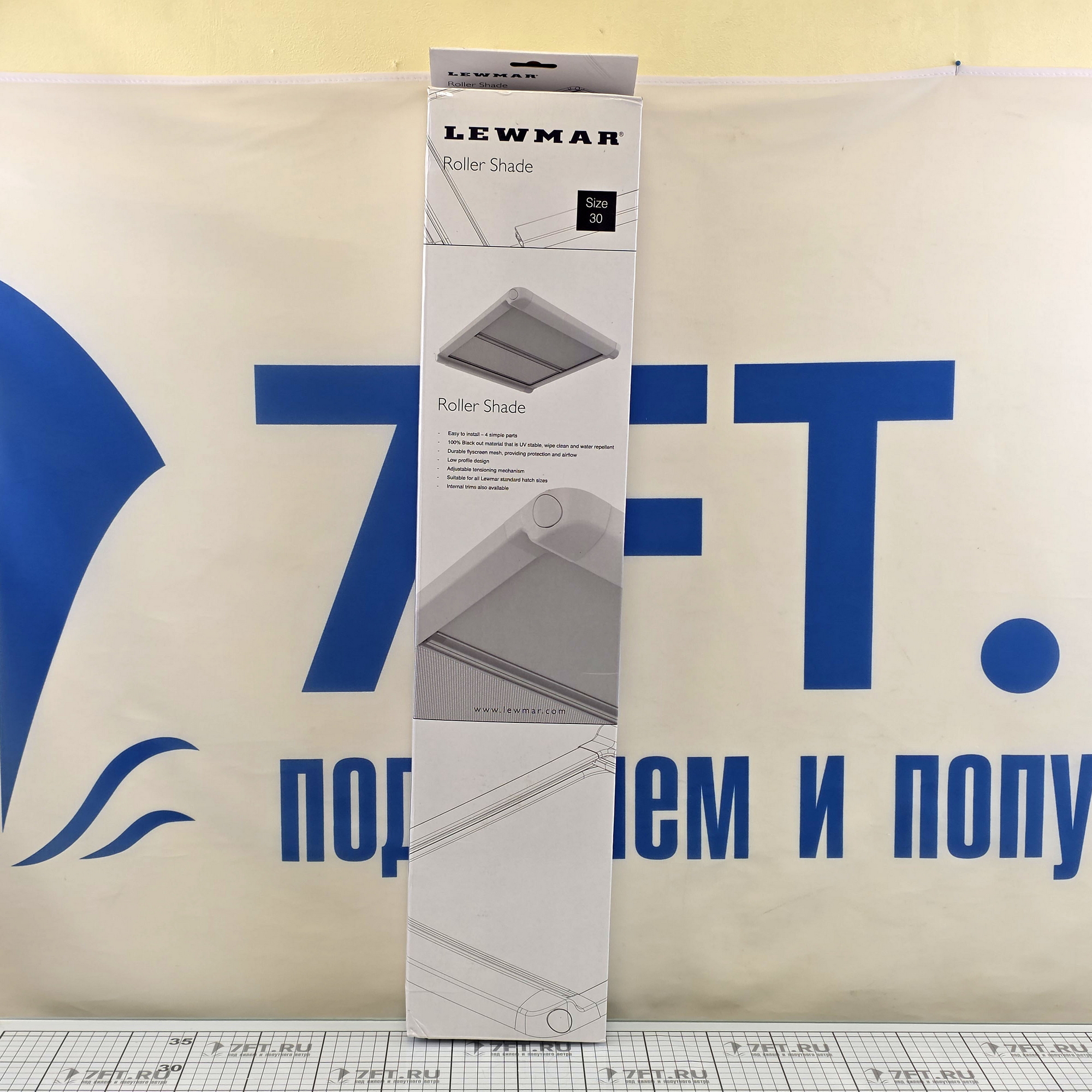 Купить Светозащитная шторка и москитная сетка Lewmar Eclipse Roller Shade 367730100 541 x 465 мм размер 30 7ft.ru в интернет магазине Семь Футов