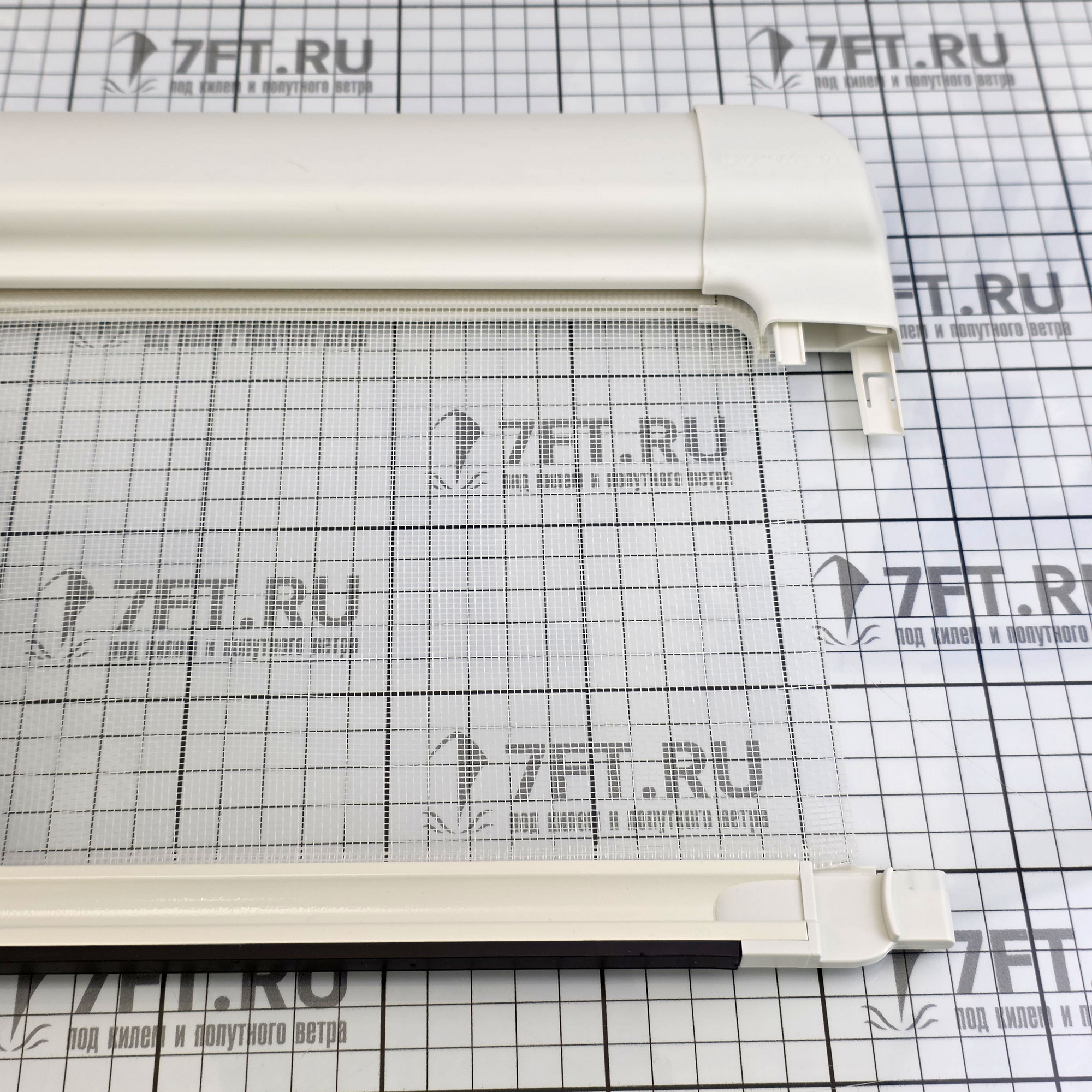 Купить Светозащитная шторка и москитная сетка Lewmar Eclipse Roller Shade 367730100 541 x 465 мм размер 30 7ft.ru в интернет магазине Семь Футов