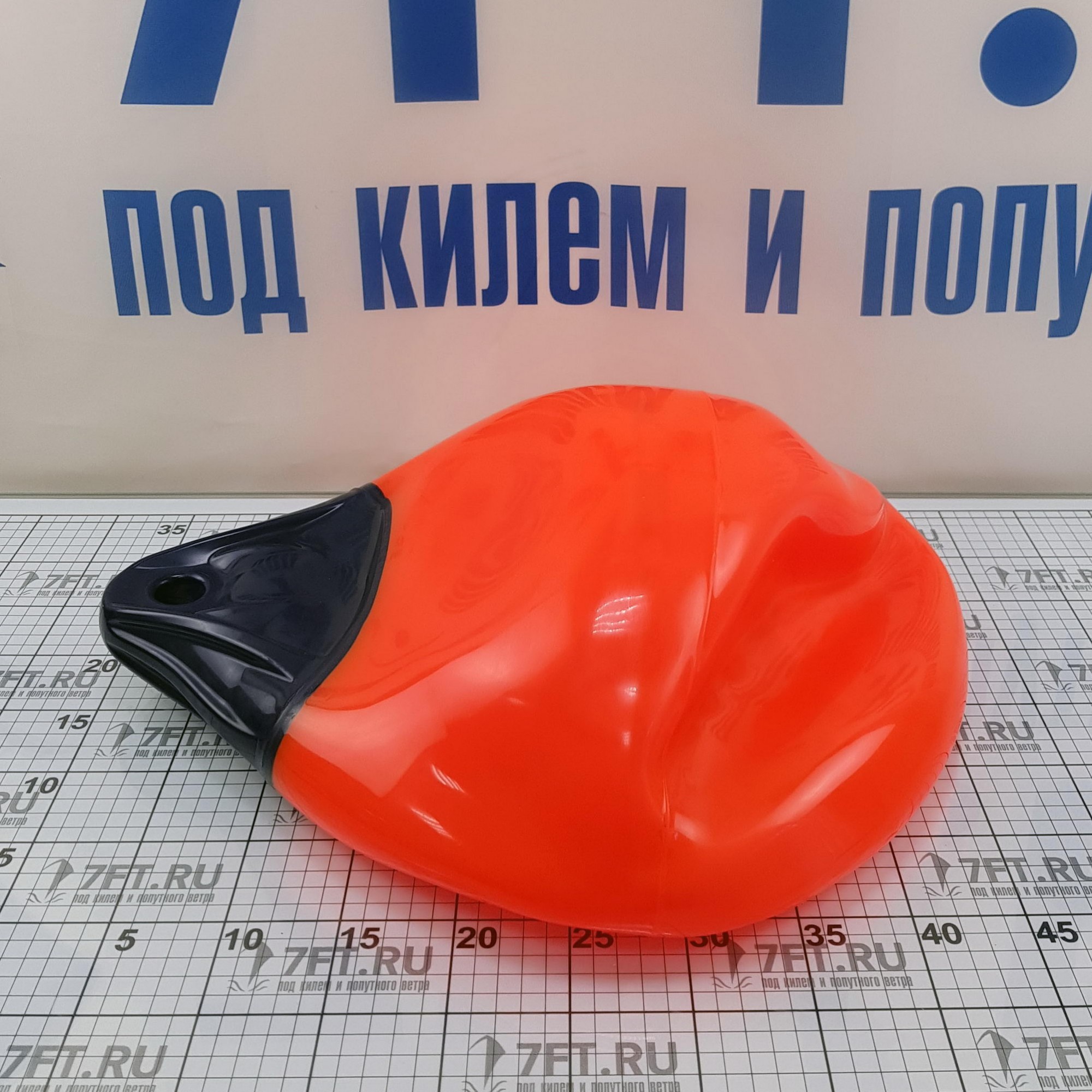Купить Буй надувной Polyform A2 WTA-2/04 Ø390x500мм из красной виниловой пластмассы с синим рымом 7ft.ru в интернет магазине Семь Футов