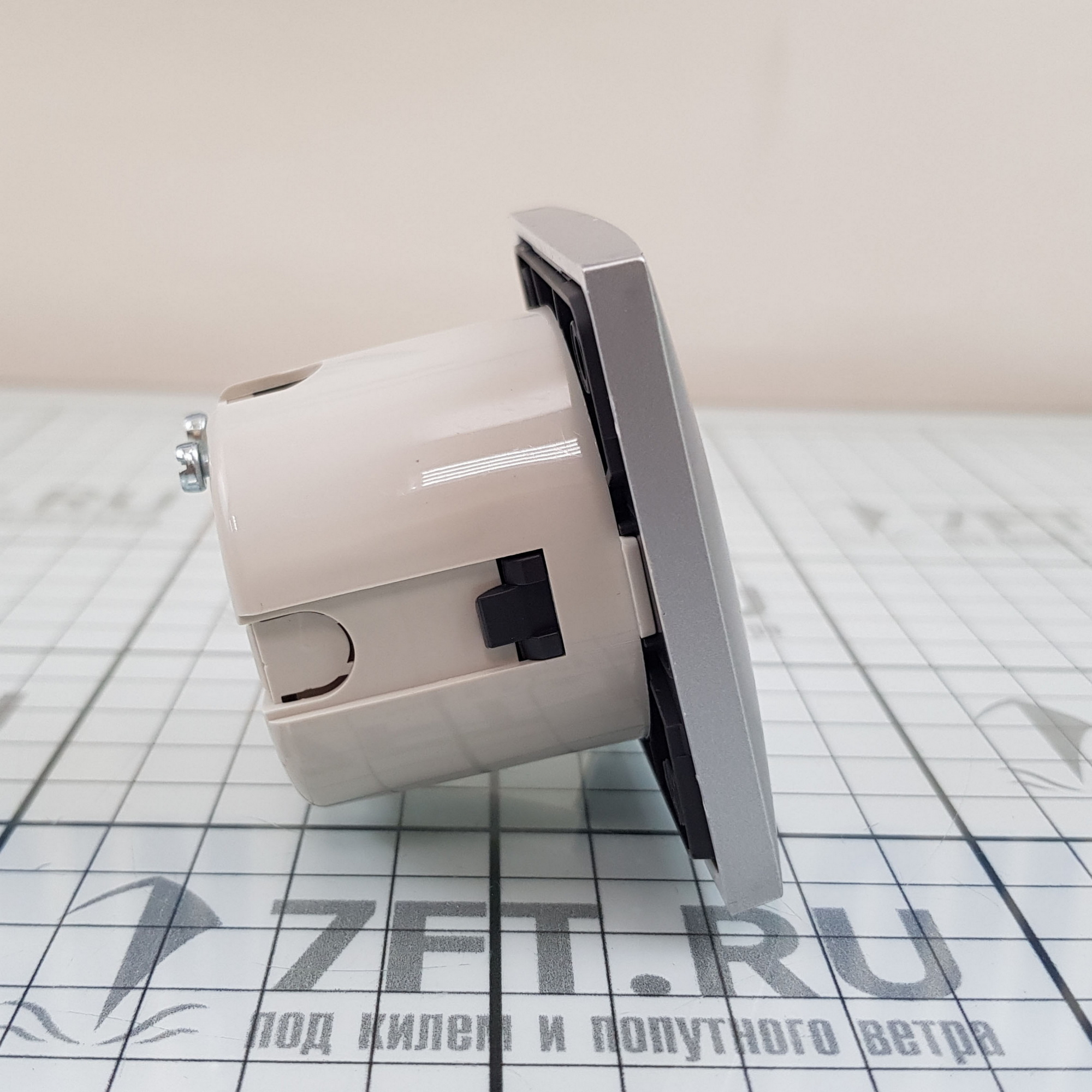 Купить Розетка сетевая Batsystem BE5919MS 230 В матово-серая 7ft.ru в интернет магазине Семь Футов