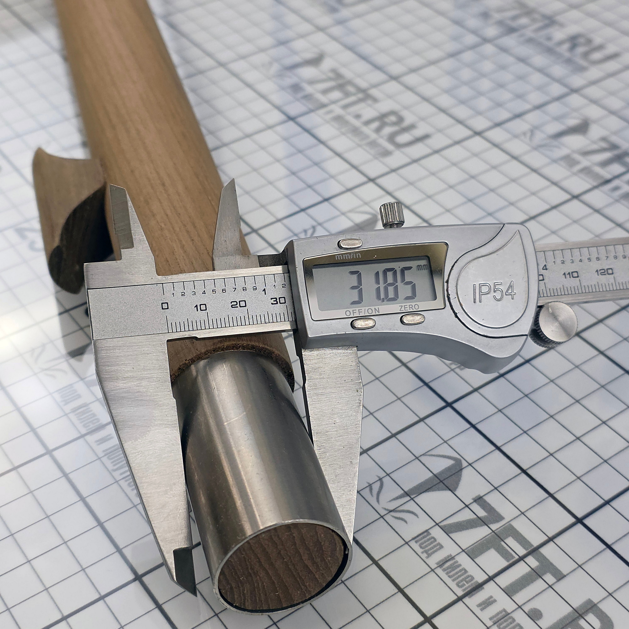 Купить Флагшток из тика Roca 607562 122см Ø32мм 7ft.ru в интернет магазине Семь Футов