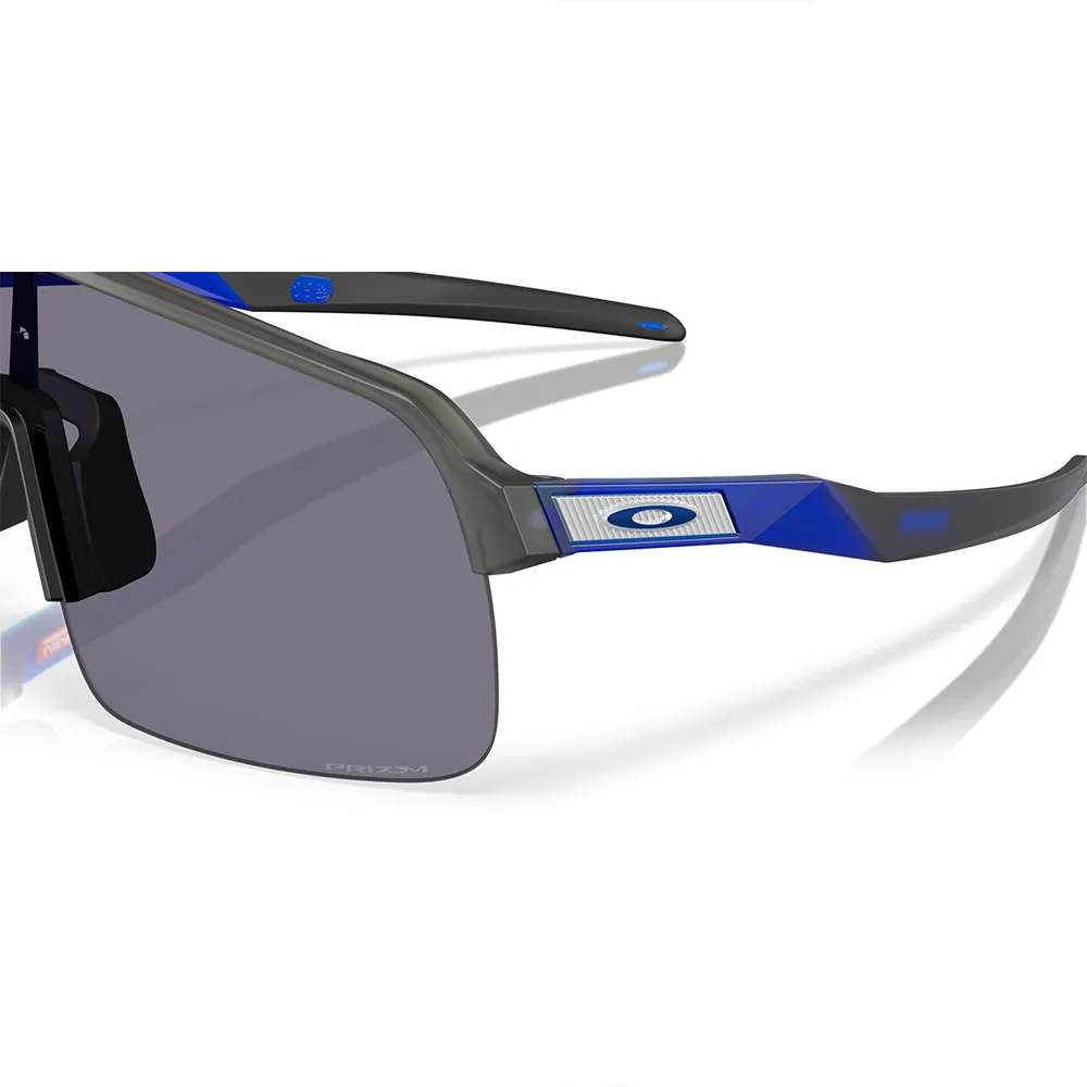 Купить Oakley OO9463-6939-0 Солнцезащитные очки Sutro lite Бесцветный Matte Grey Smoke Prizm Grey/CAT3 7ft.ru в интернет магазине Семь Футов
